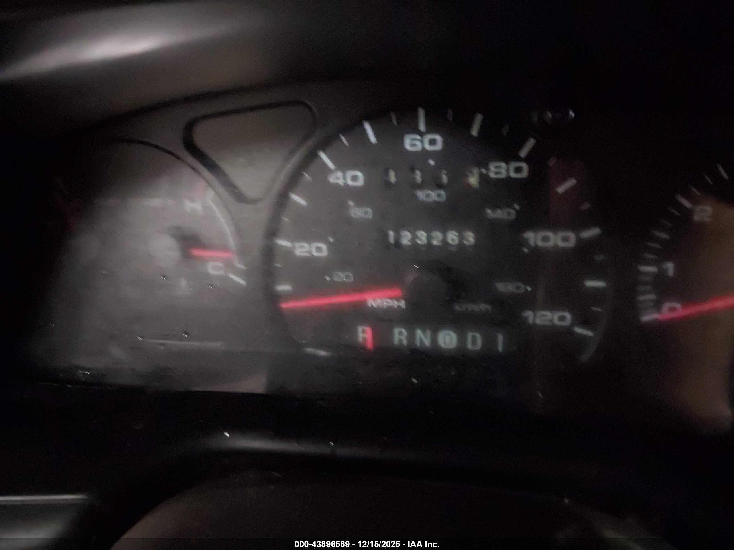 FORD TAURUS image 7
