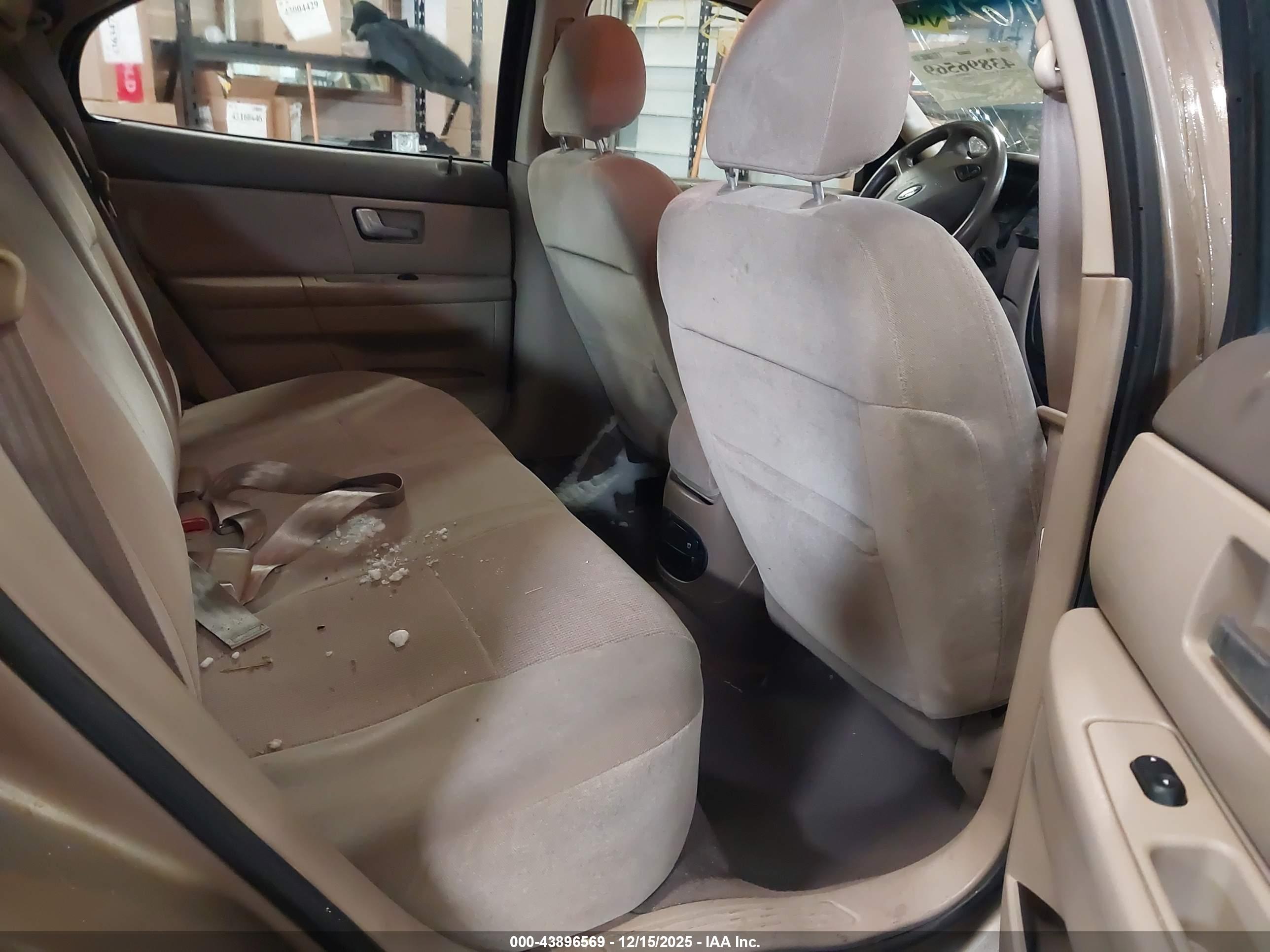 FORD TAURUS image 8