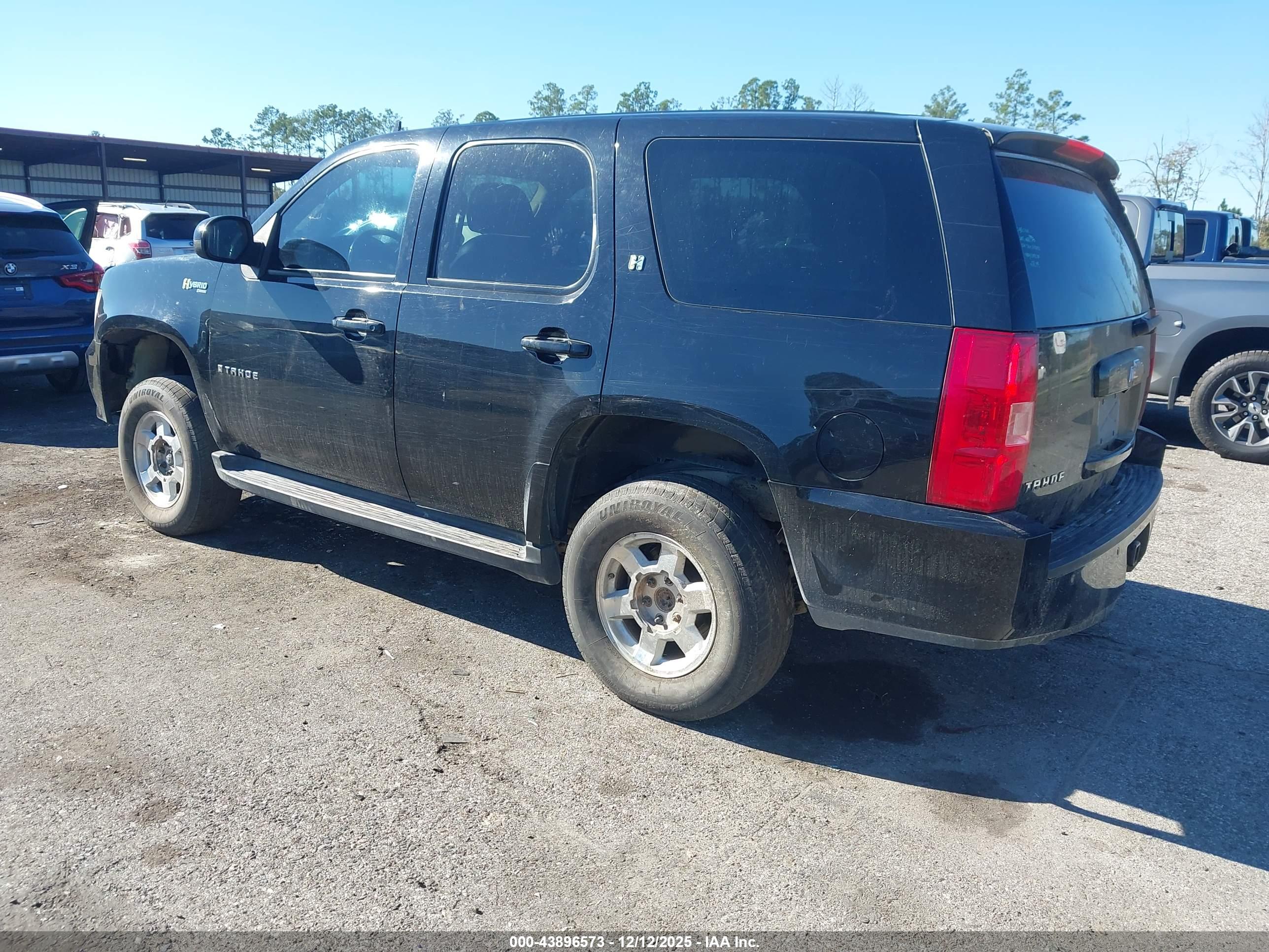CHEVROLET TAHOE image 3