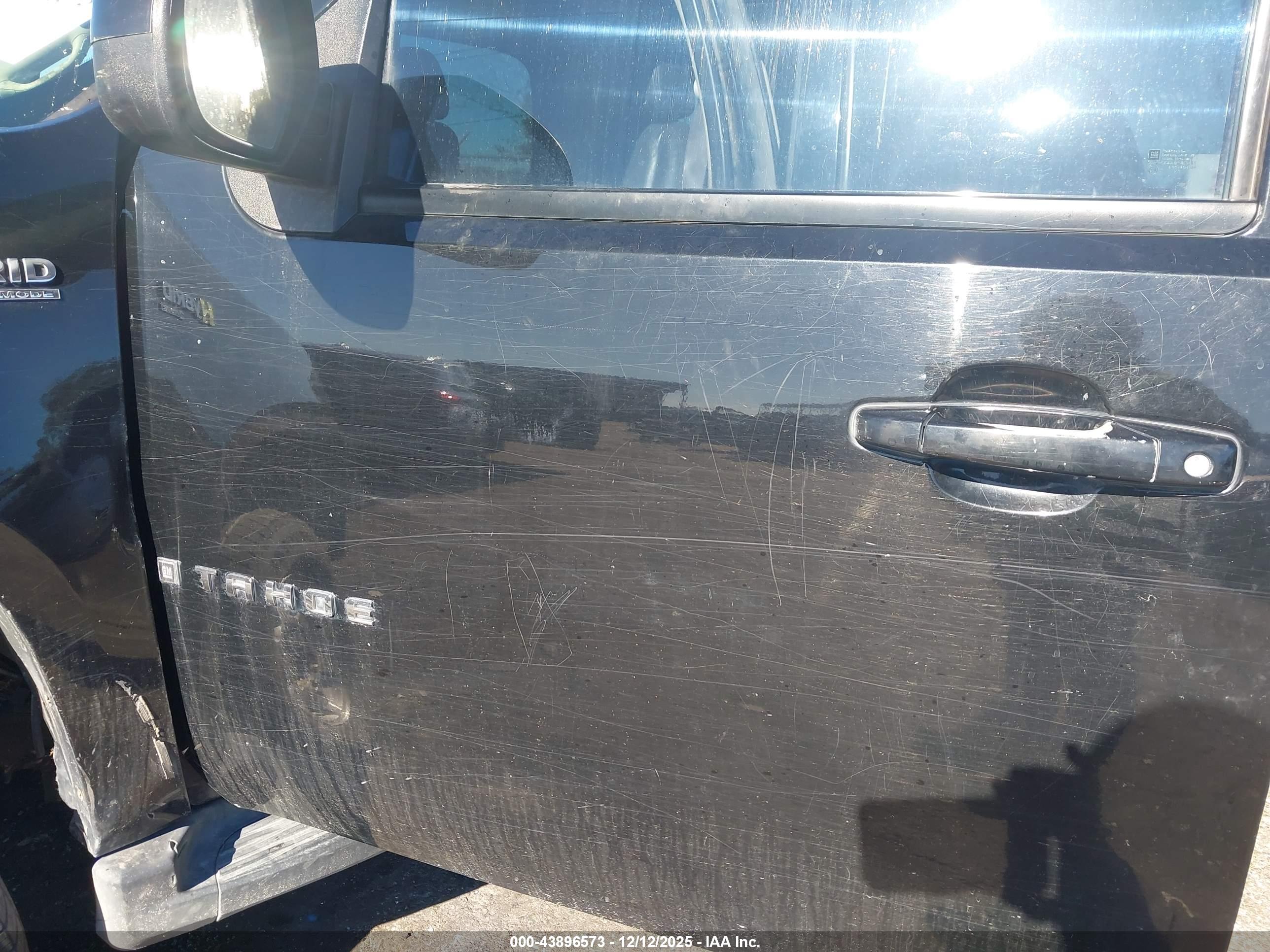 CHEVROLET TAHOE image 6