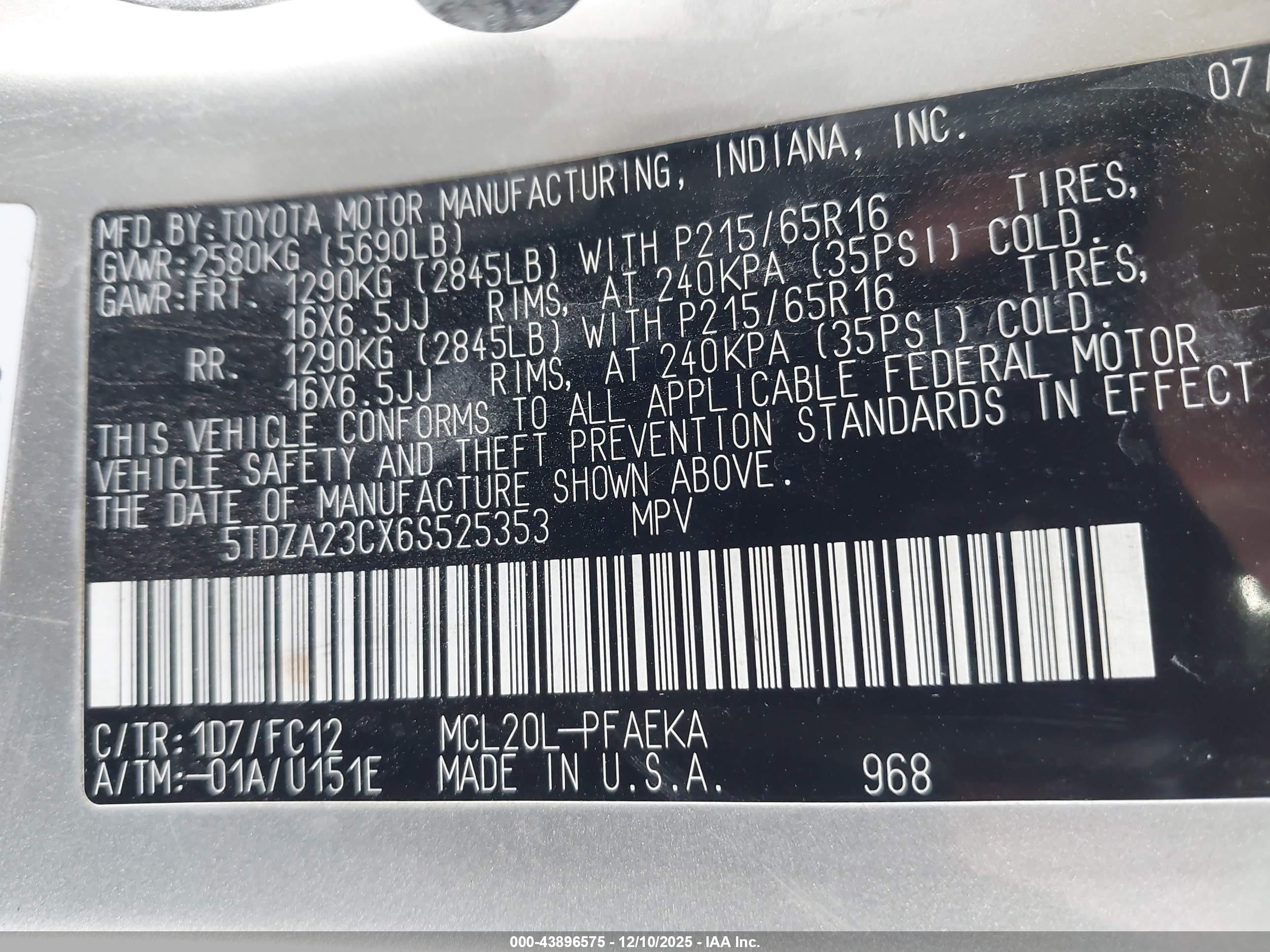 TOYOTA SIENNA image 9