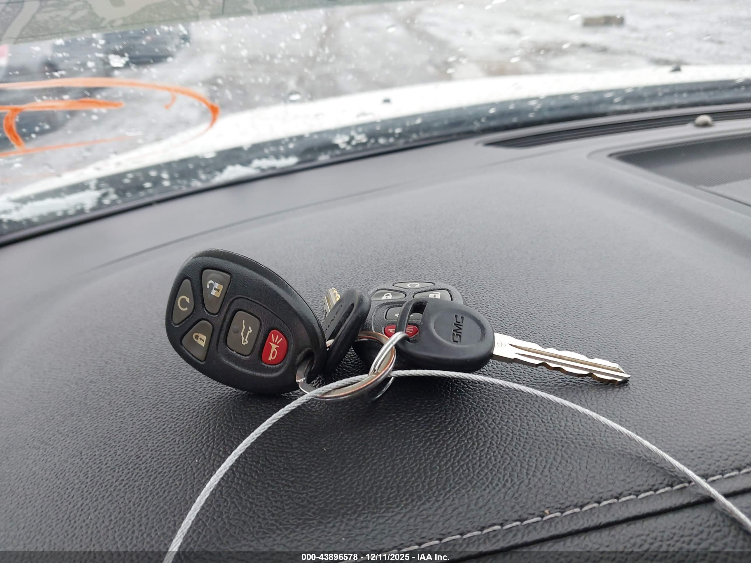 GMC ACADIA image 11