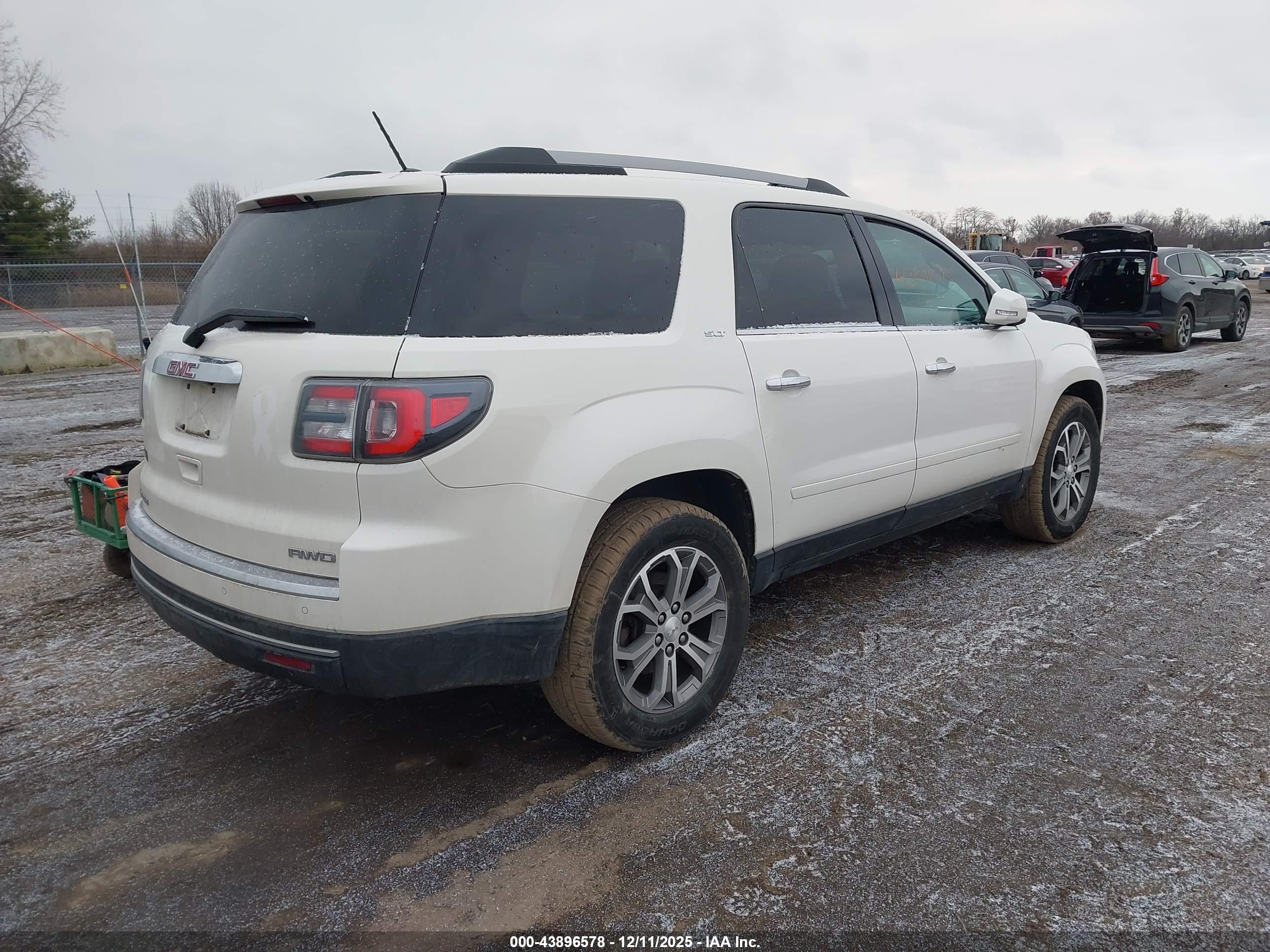 GMC ACADIA image 4