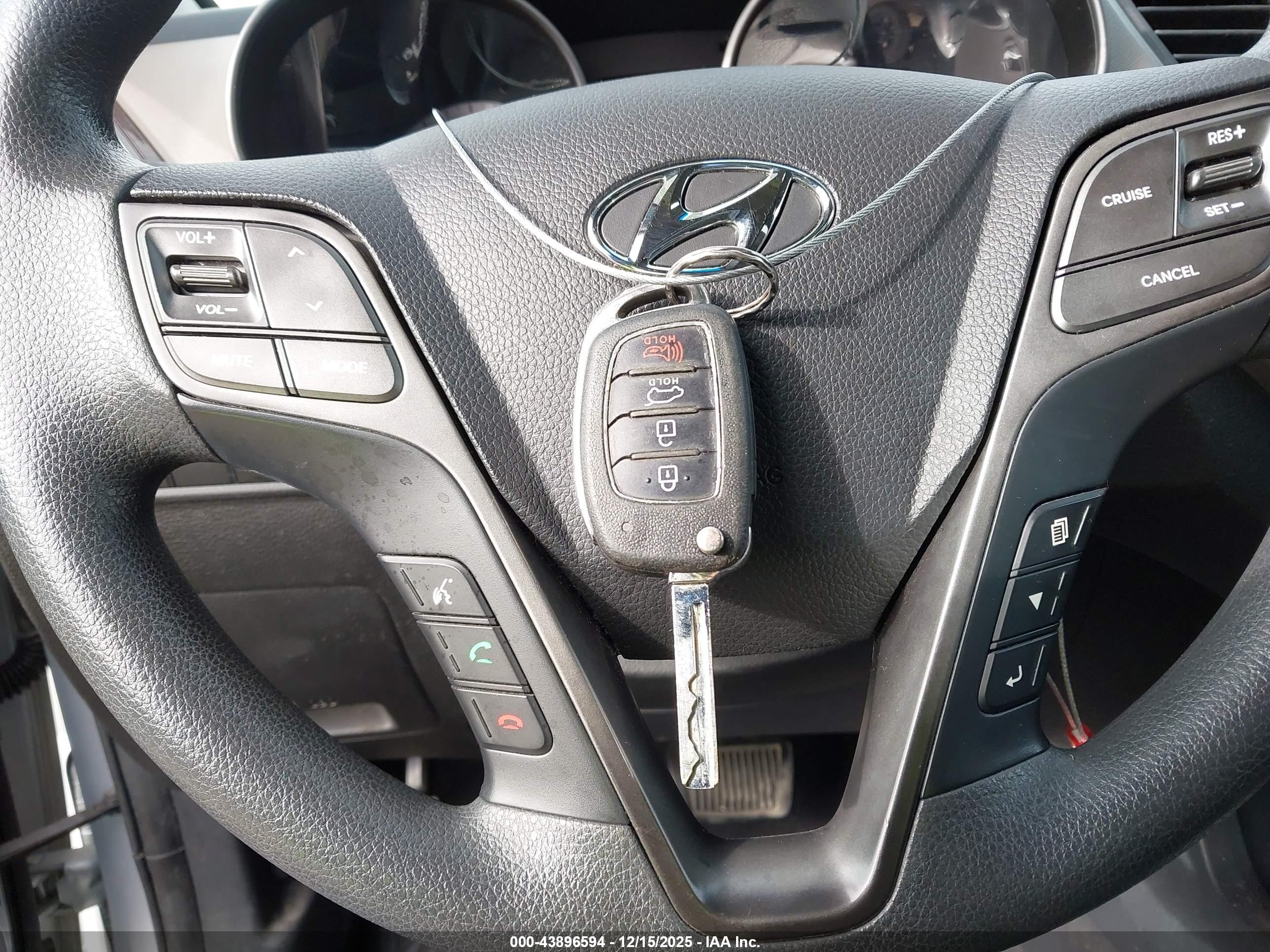 HYUNDAI SANTA image 11