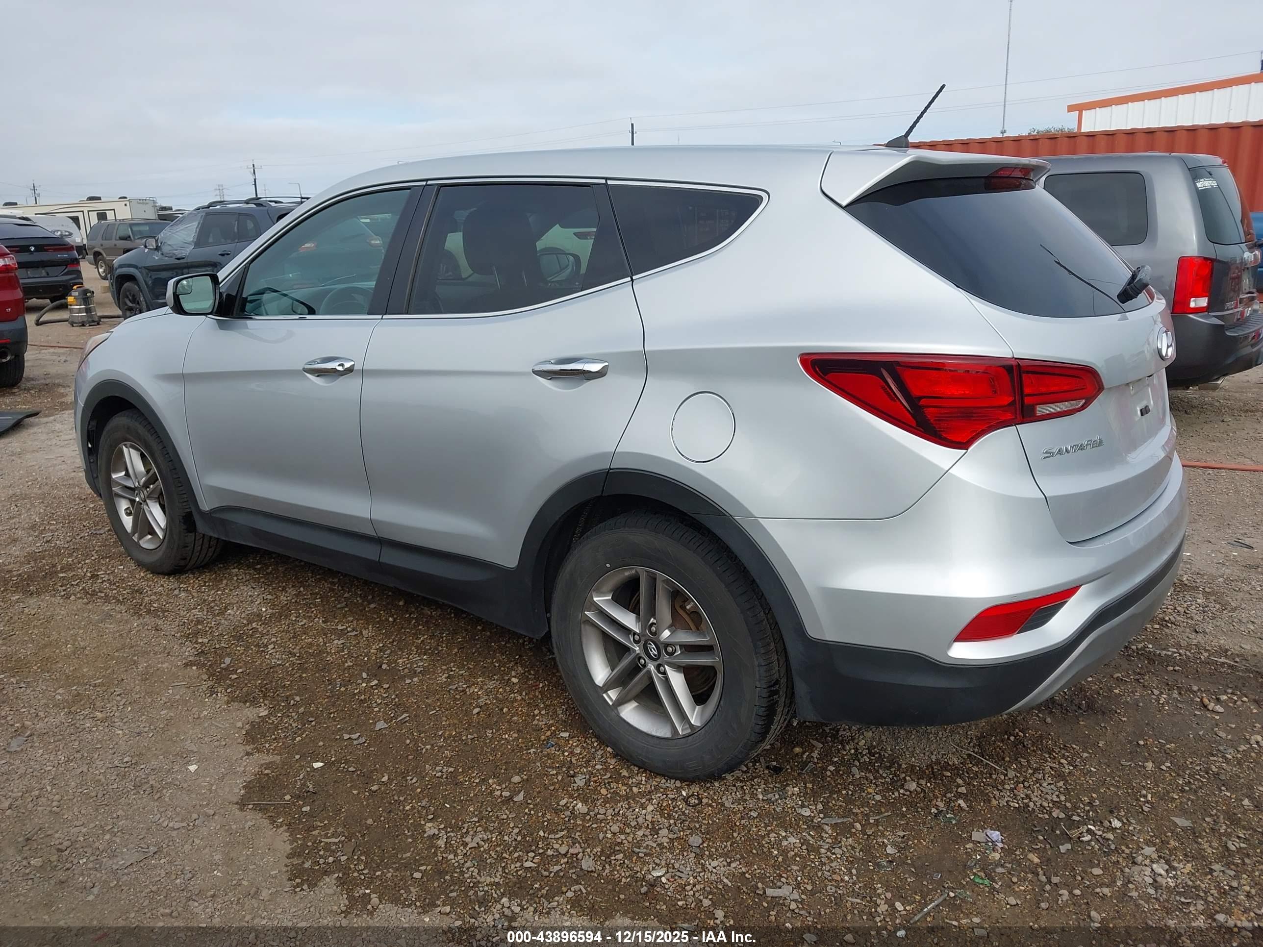 HYUNDAI SANTA image 3