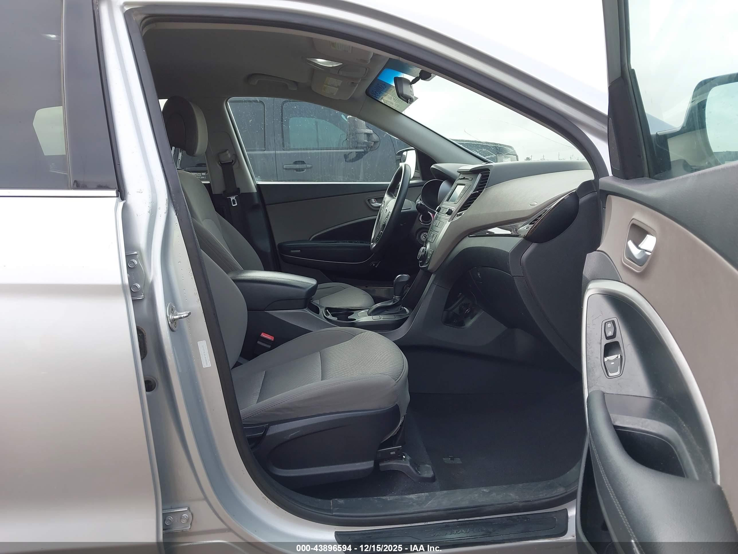 HYUNDAI SANTA image 5