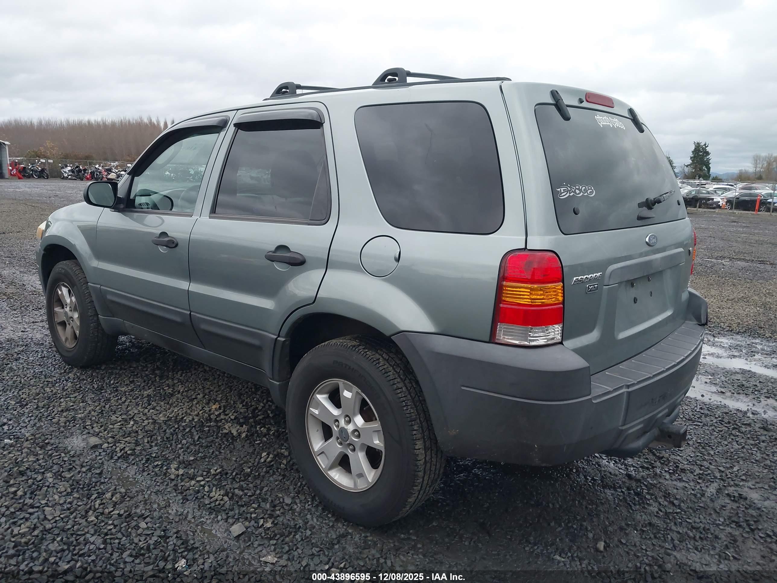 FORD ESCAPE image 3