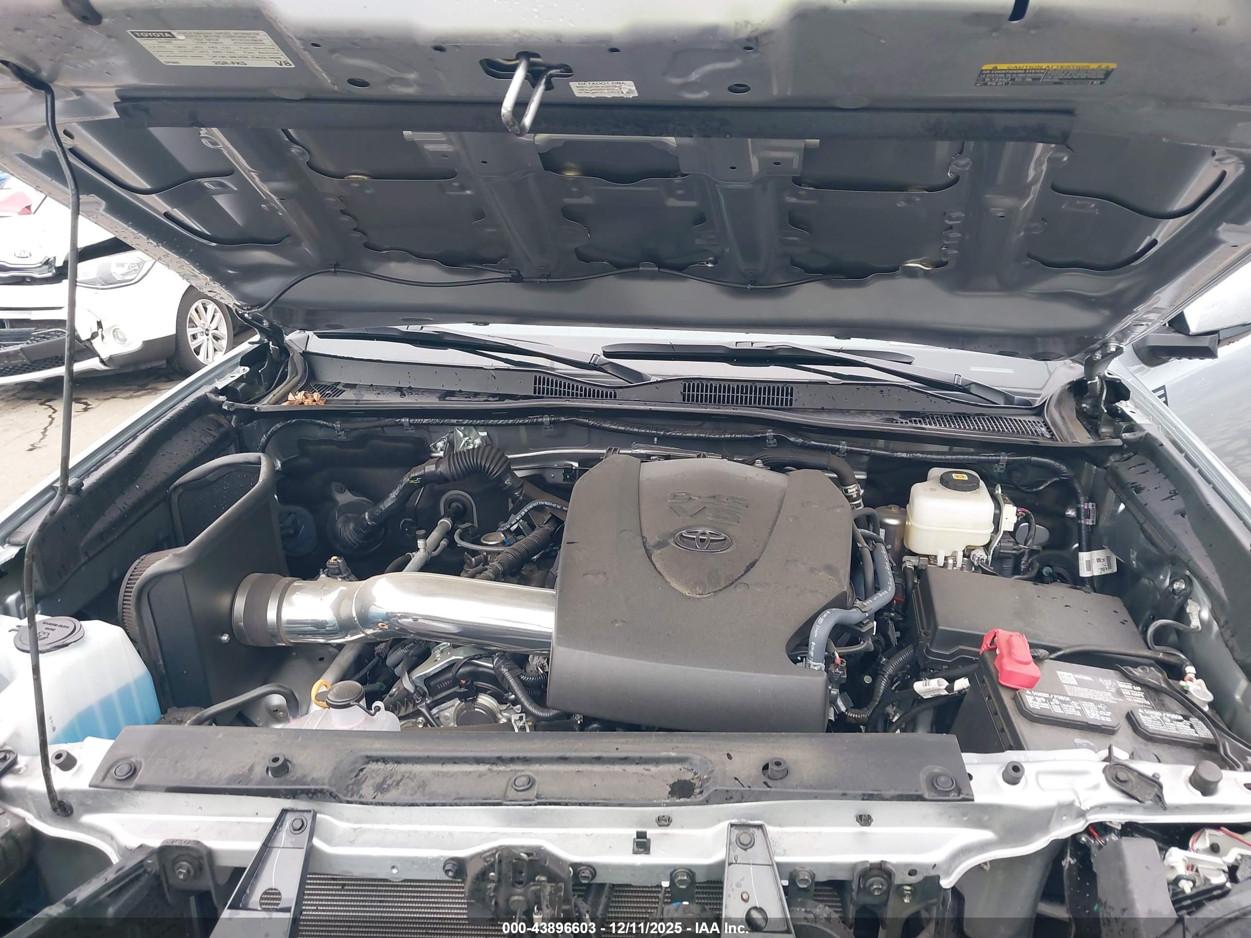 TOYOTA TACOMA image 10
