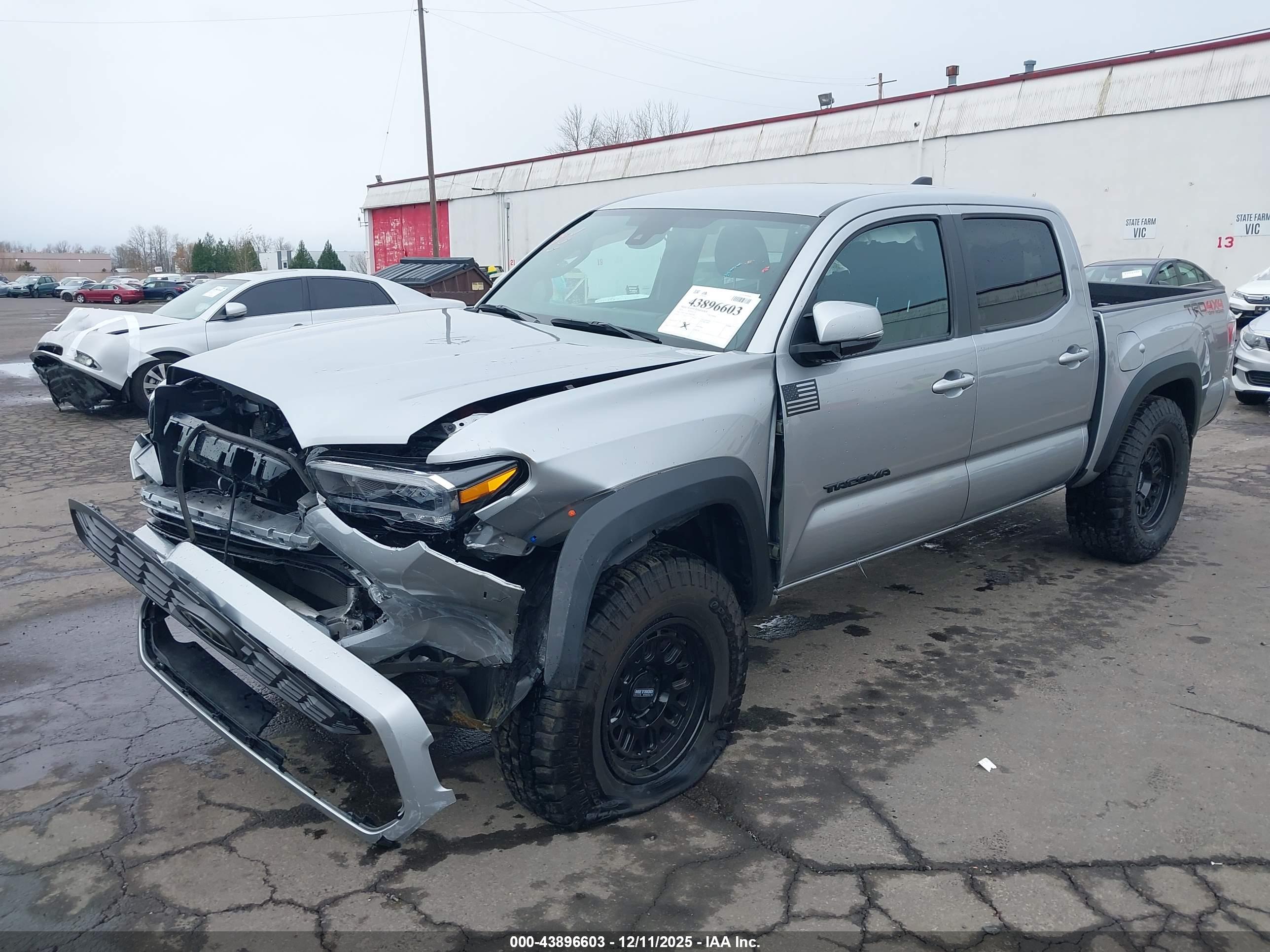 TOYOTA TACOMA image 2