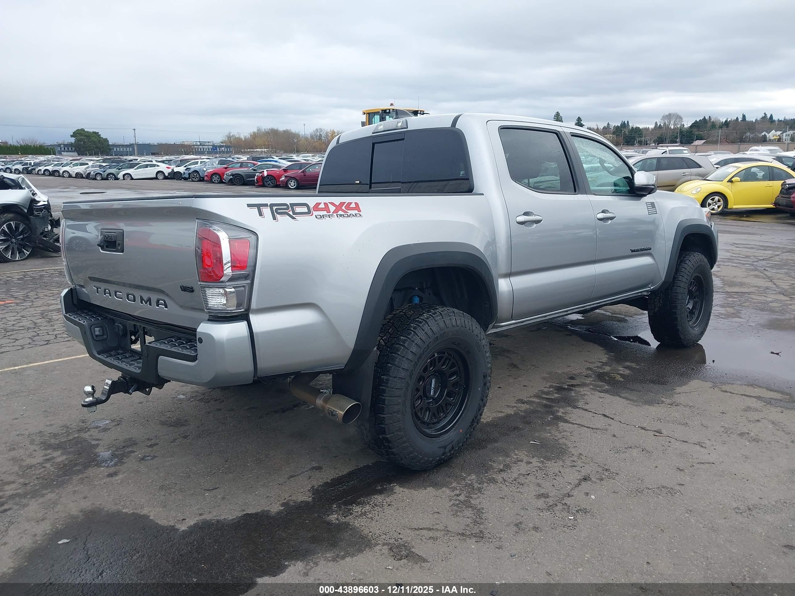 TOYOTA TACOMA image 4