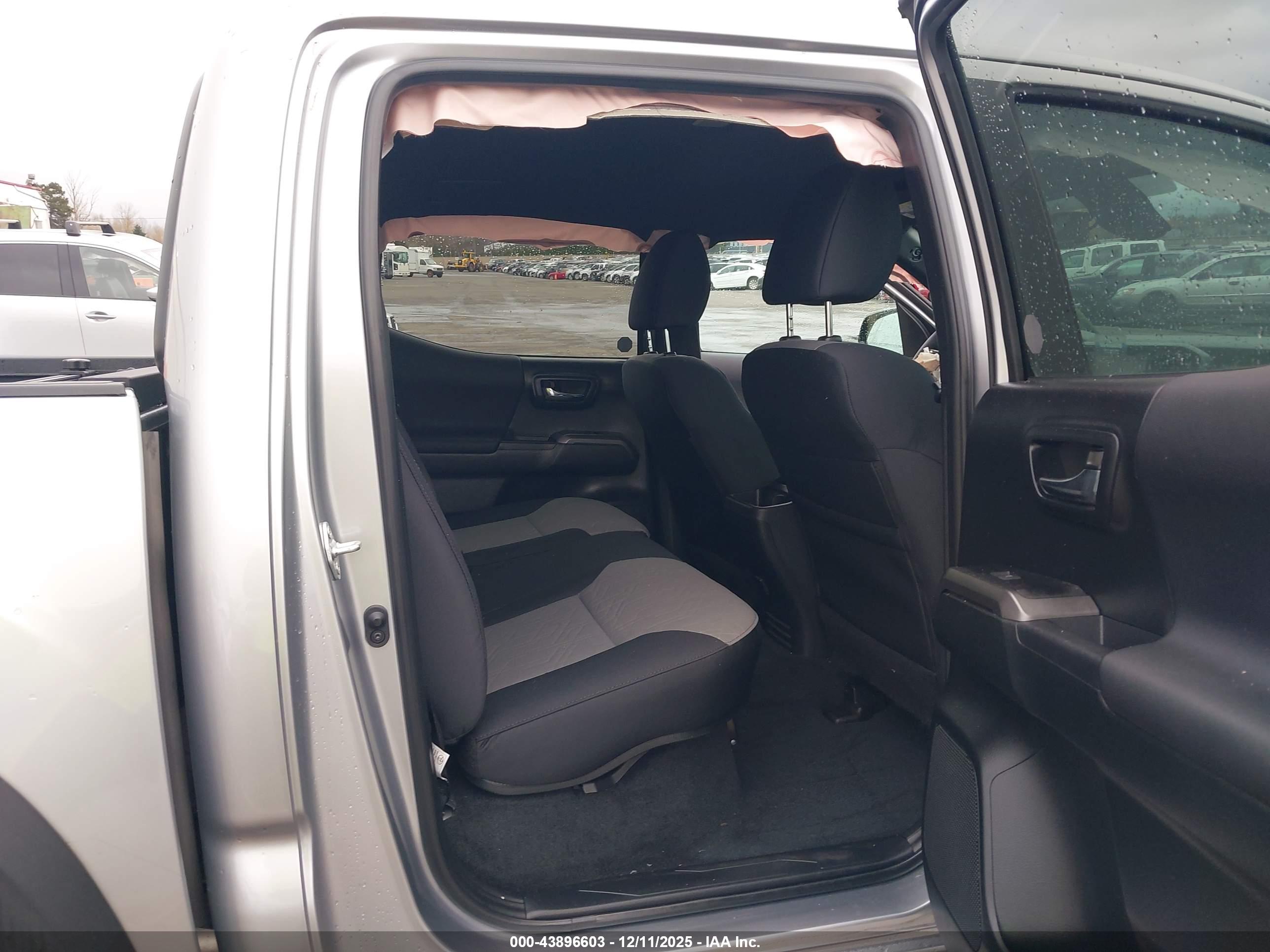 TOYOTA TACOMA image 8