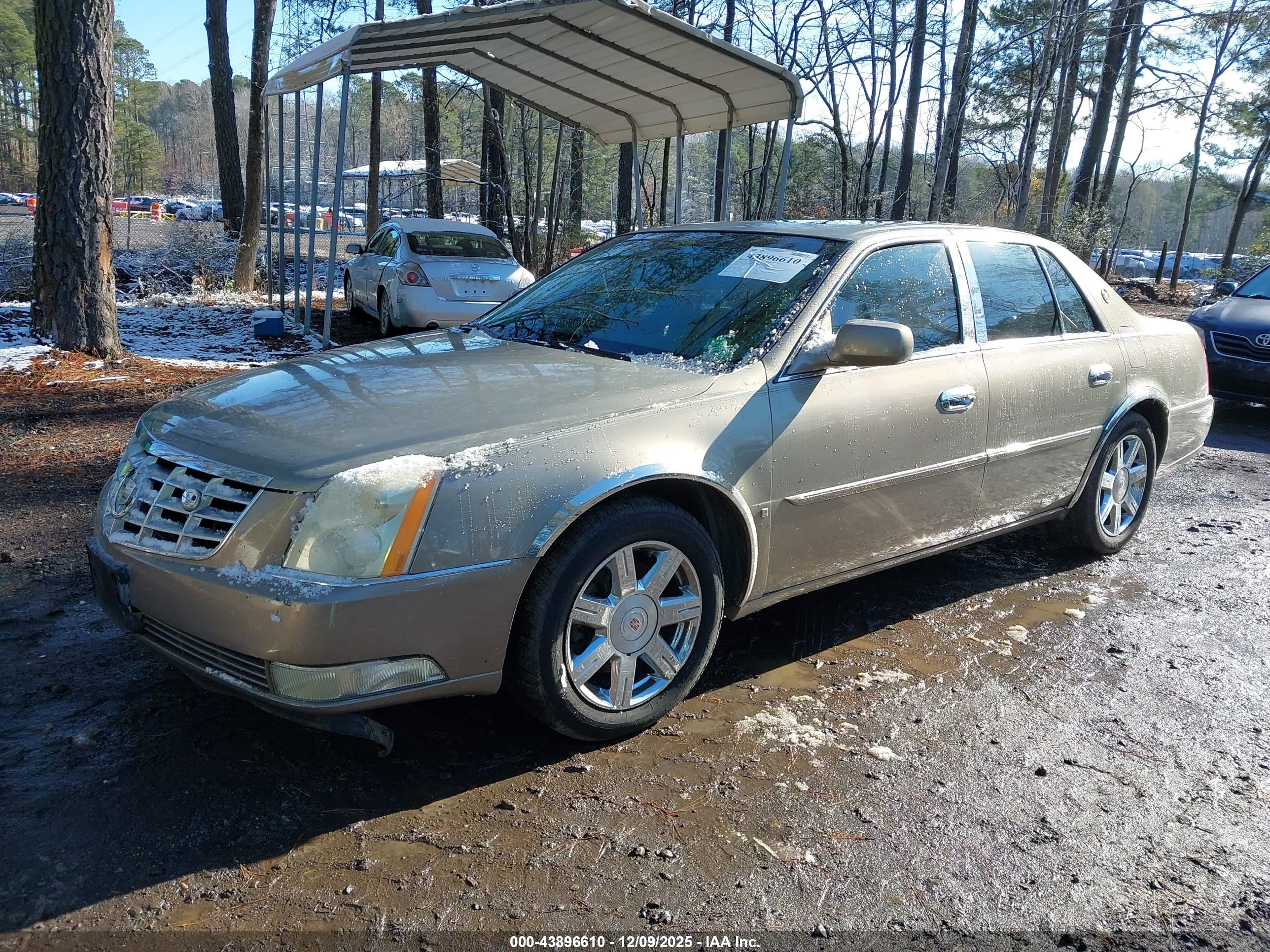 CADILLAC DTS image 2