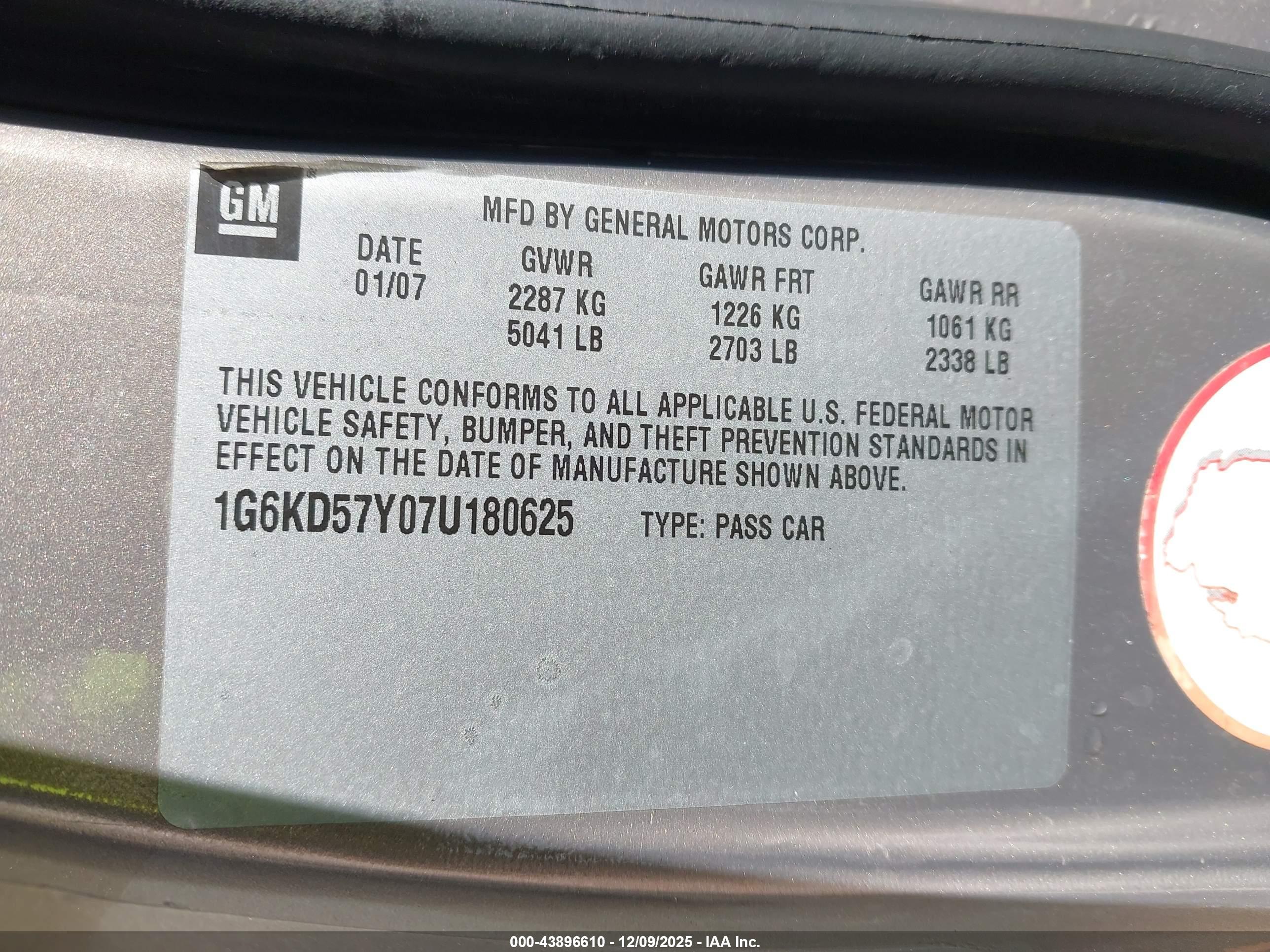 CADILLAC DTS image 9