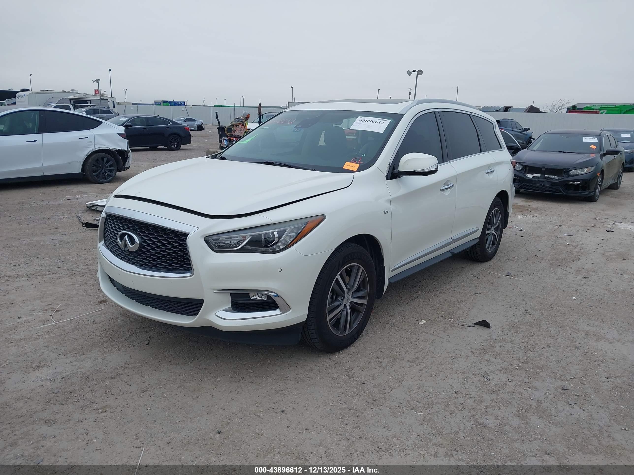 INFINITI QX60 image 2