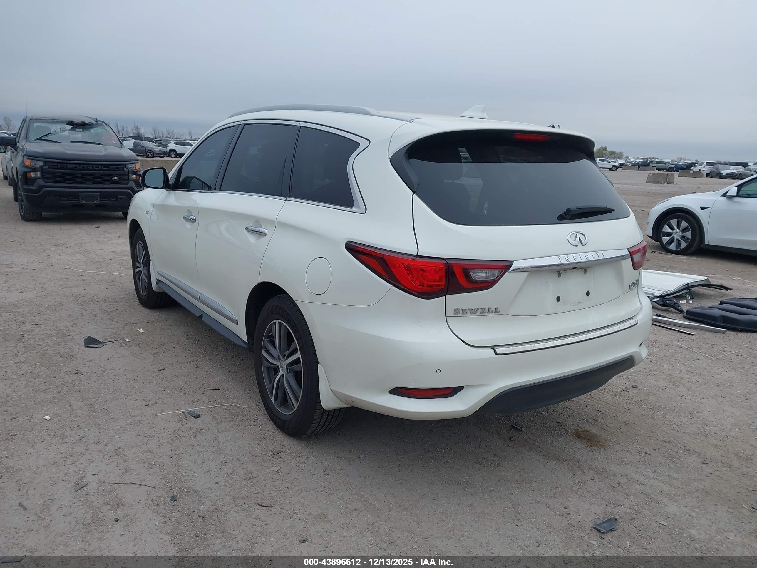 INFINITI QX60 image 3