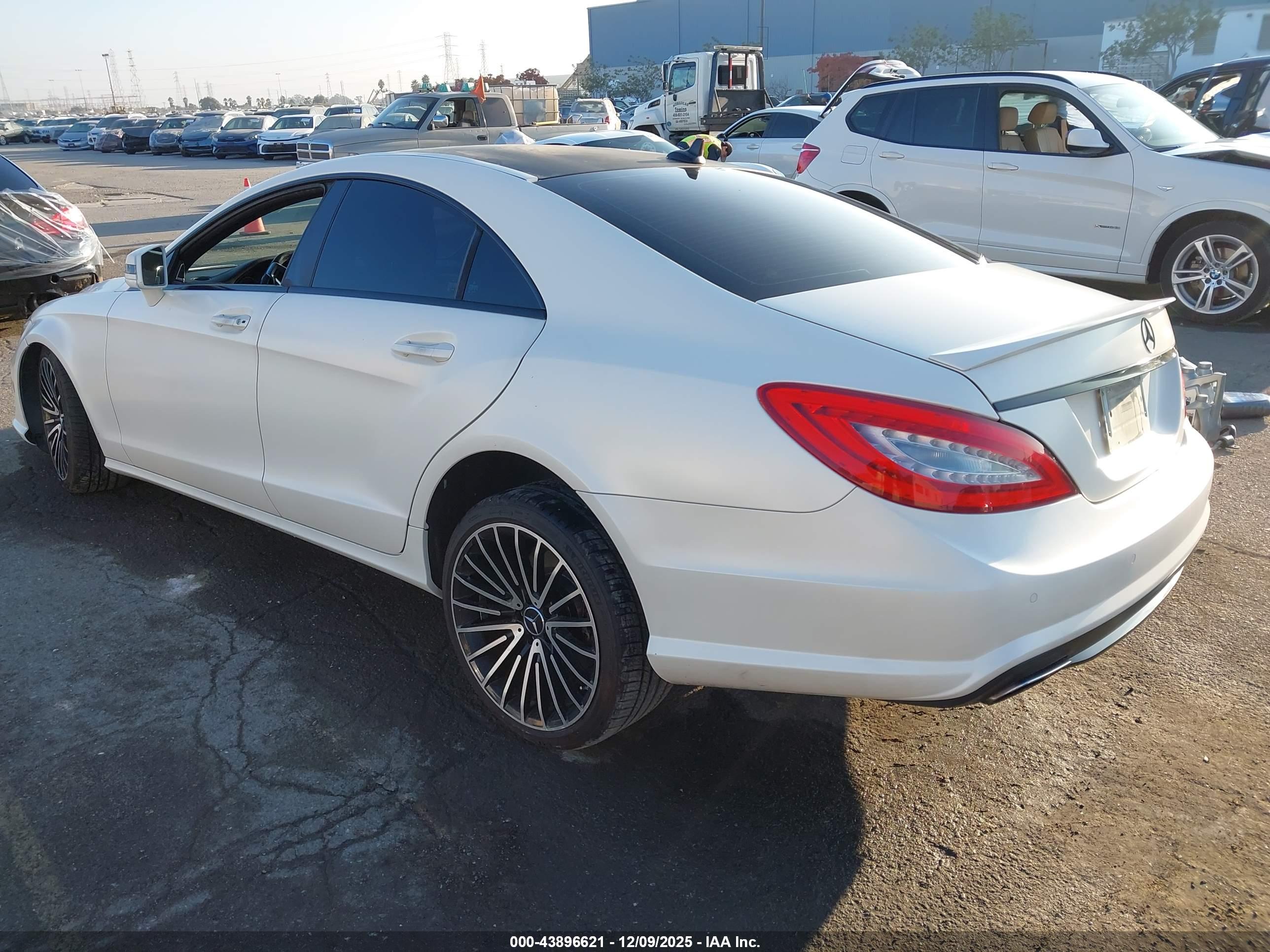 MERCEDES-BENZ CLS image 3