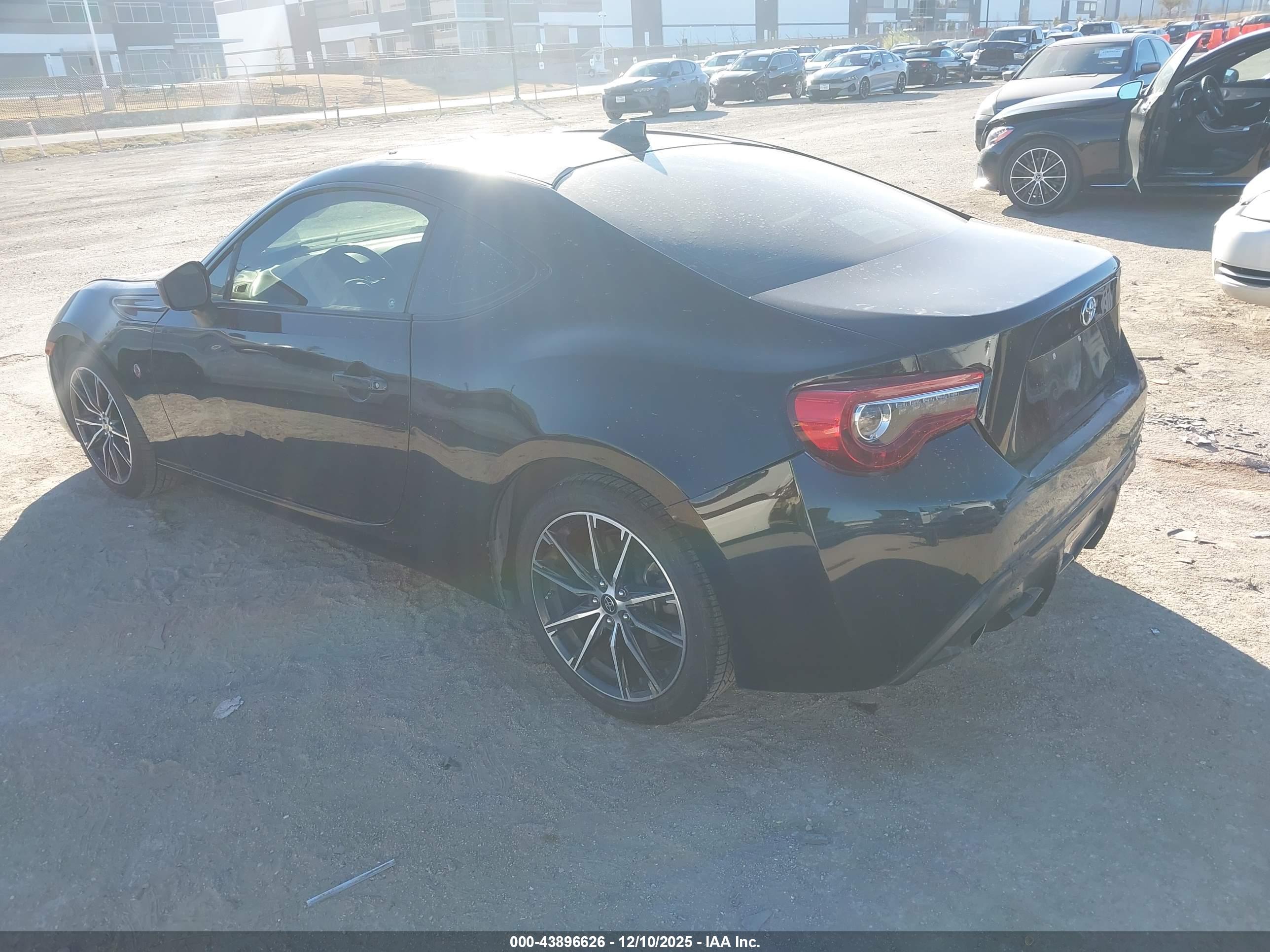 TOYOTA 86 image 3