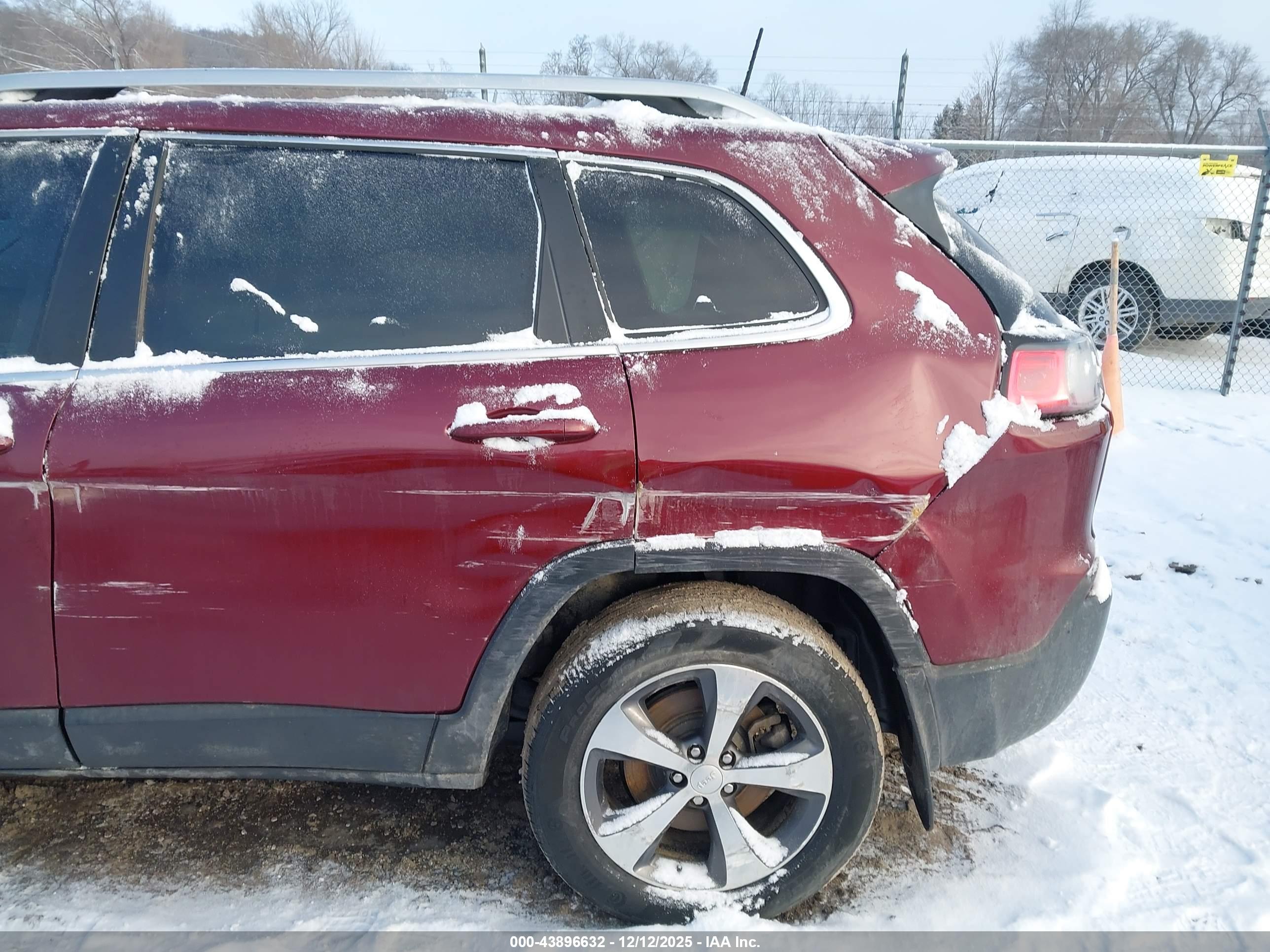 JEEP CHEROKEE image 6