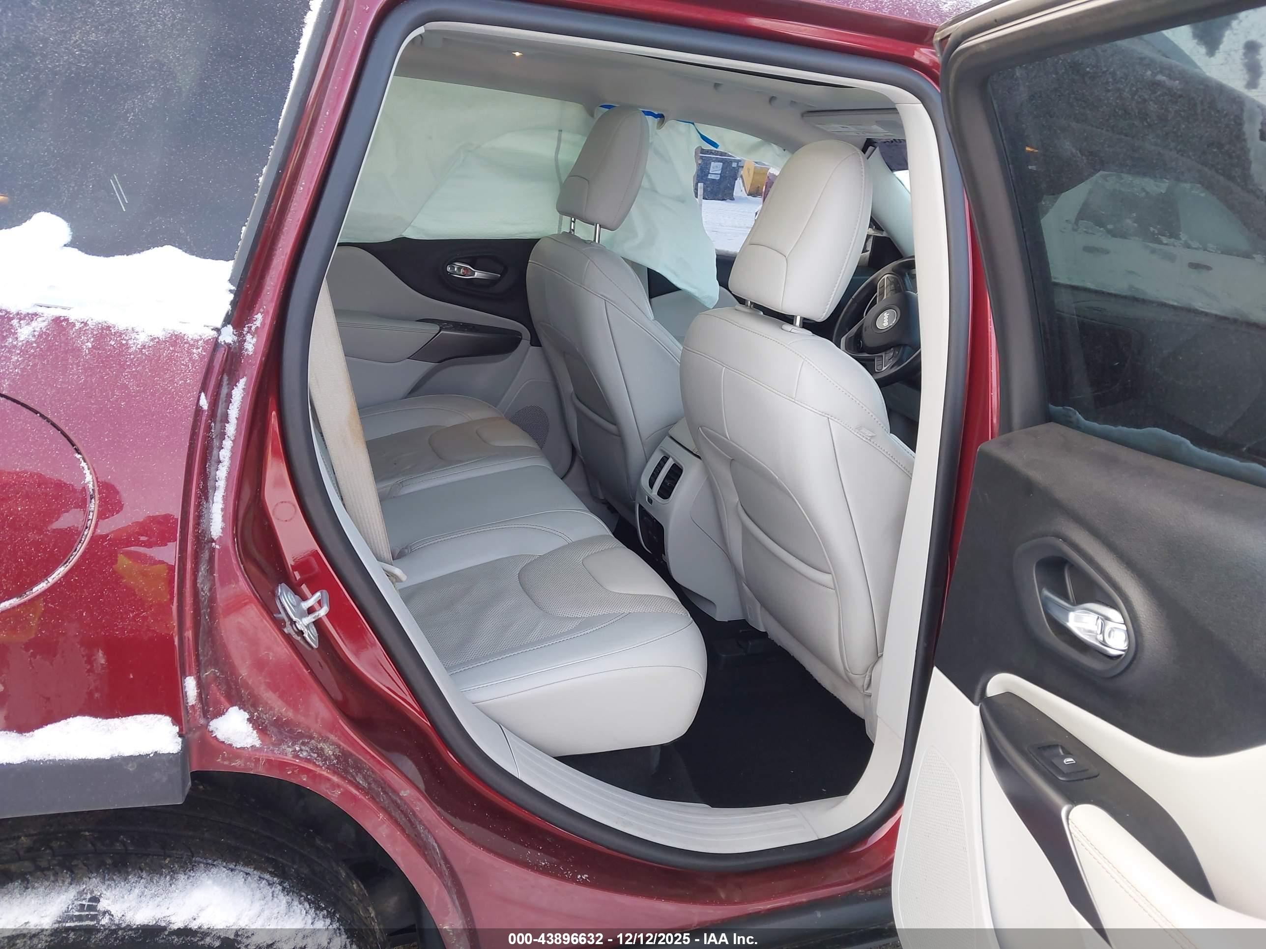 JEEP CHEROKEE image 8