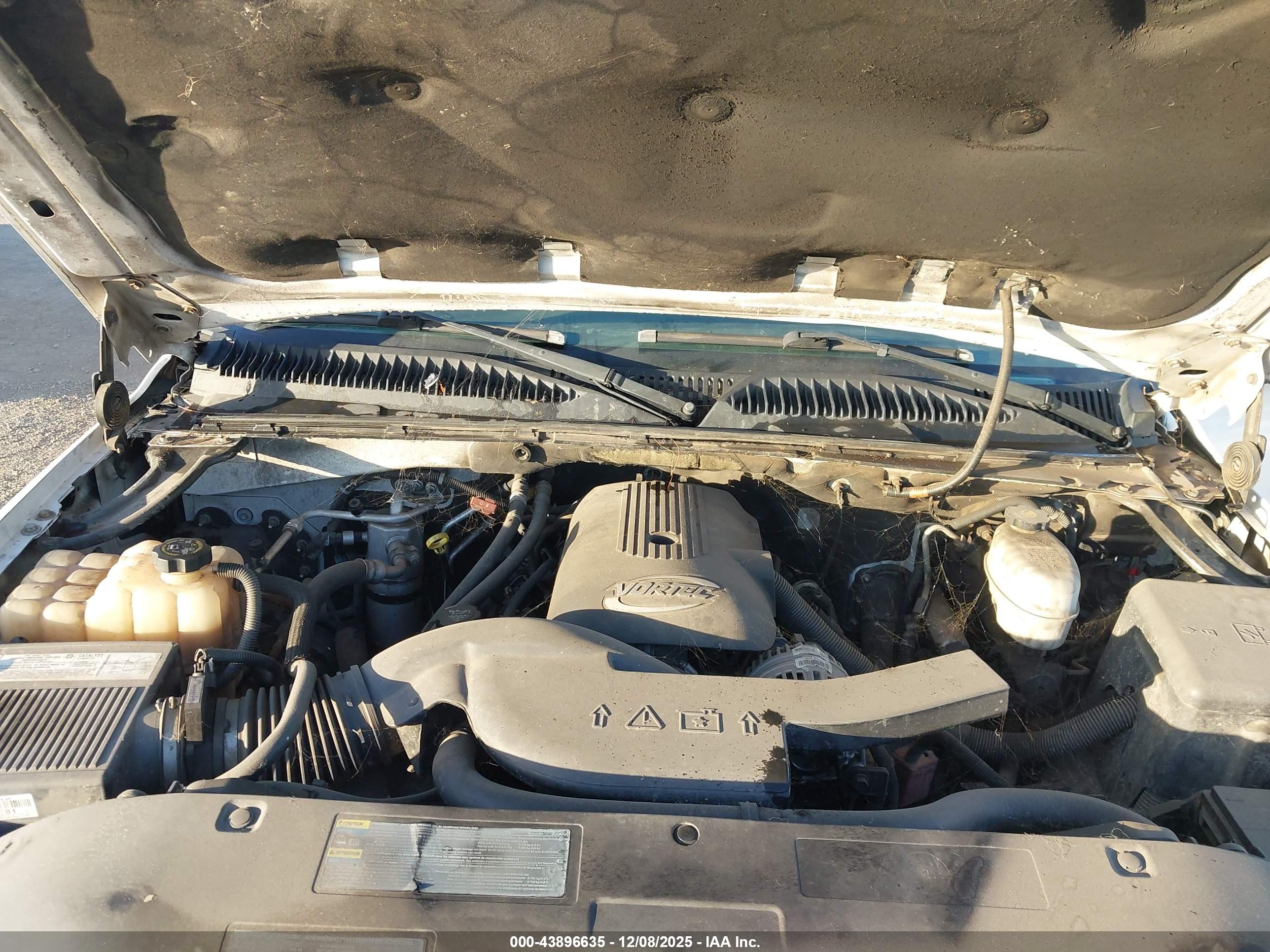 CHEVROLET TAHOE image 10