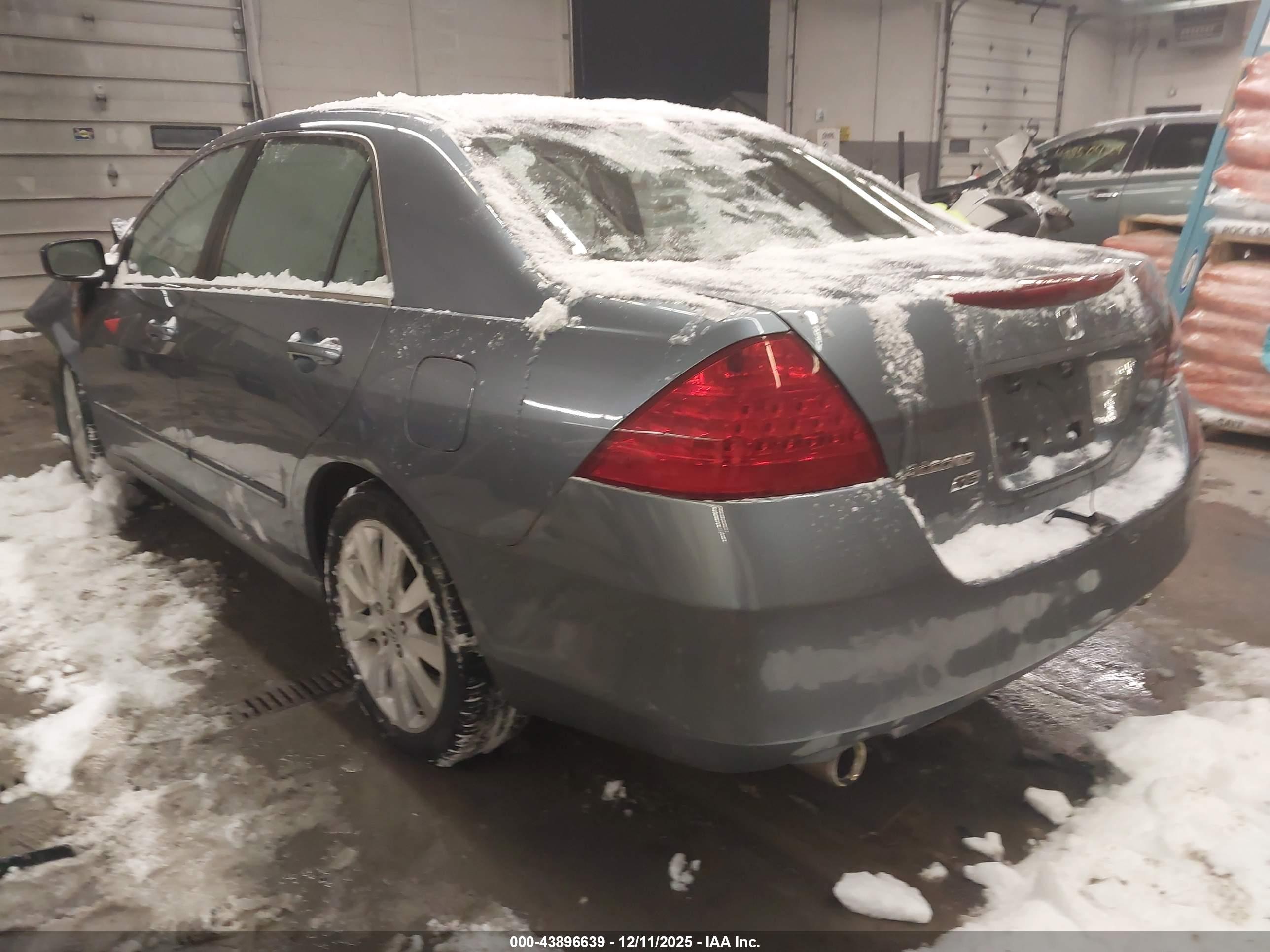 HONDA ACCORD image 3