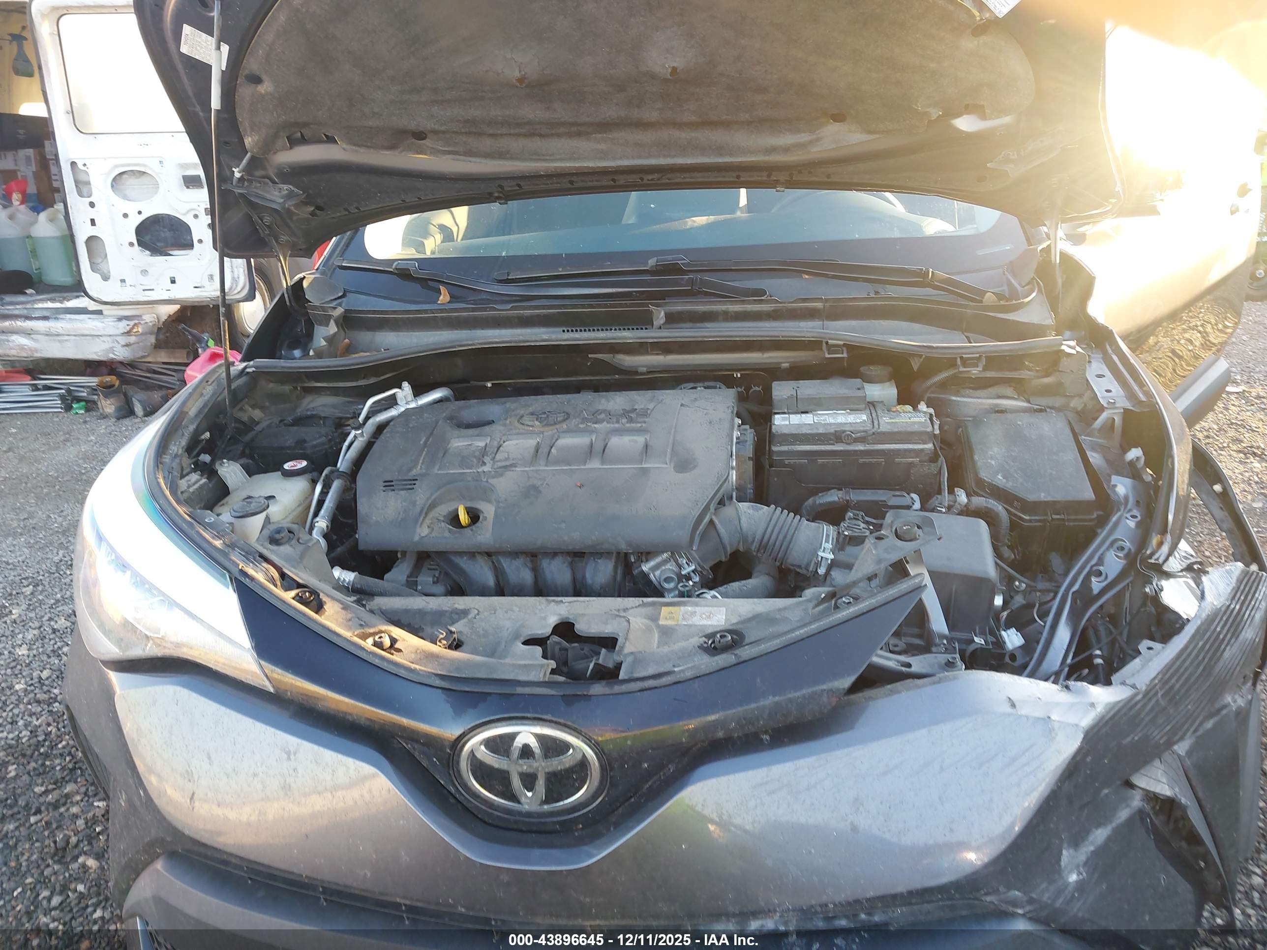 TOYOTA C-HR image 10