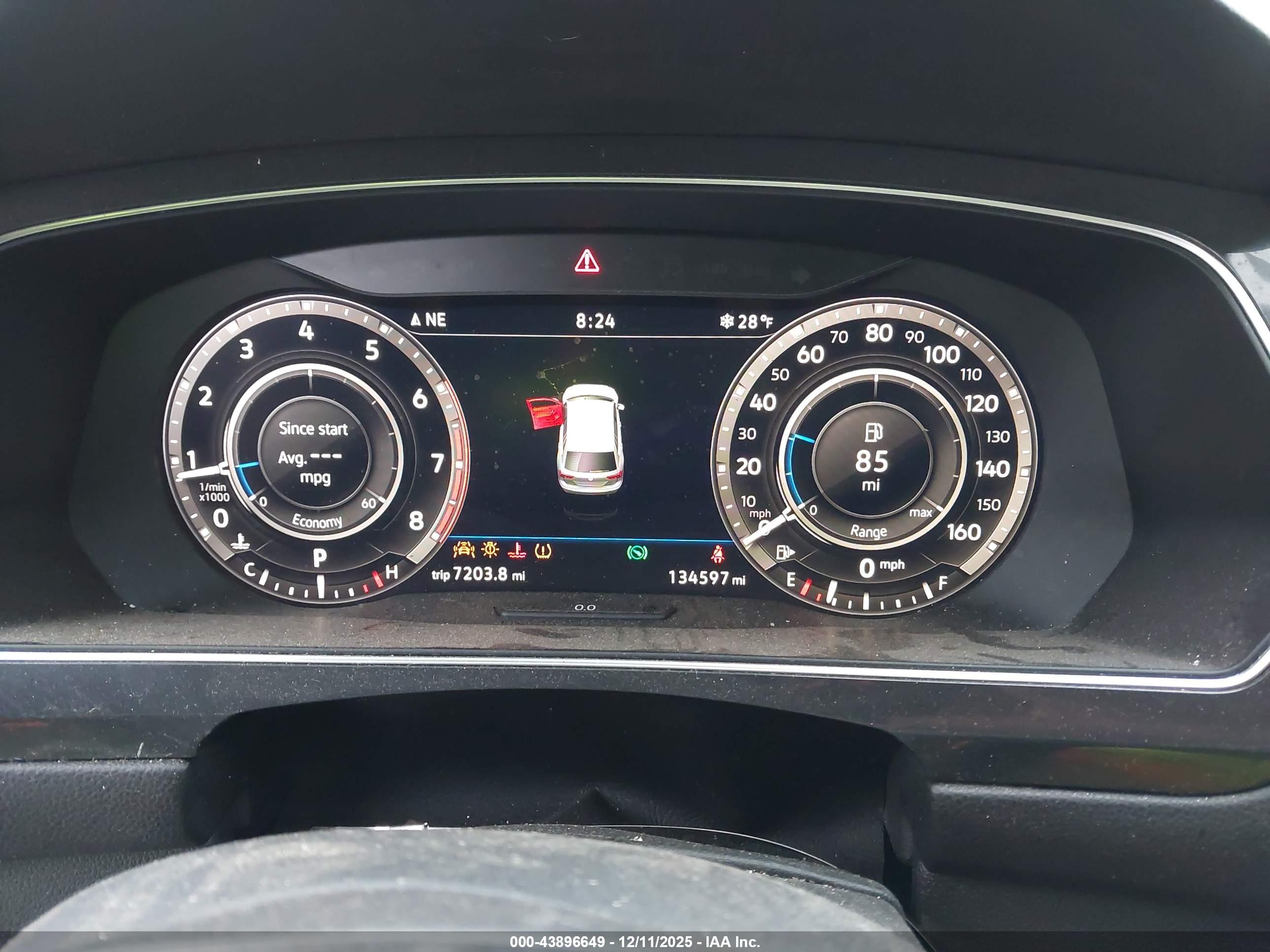 VOLKSWAGEN TIGUAN image 7