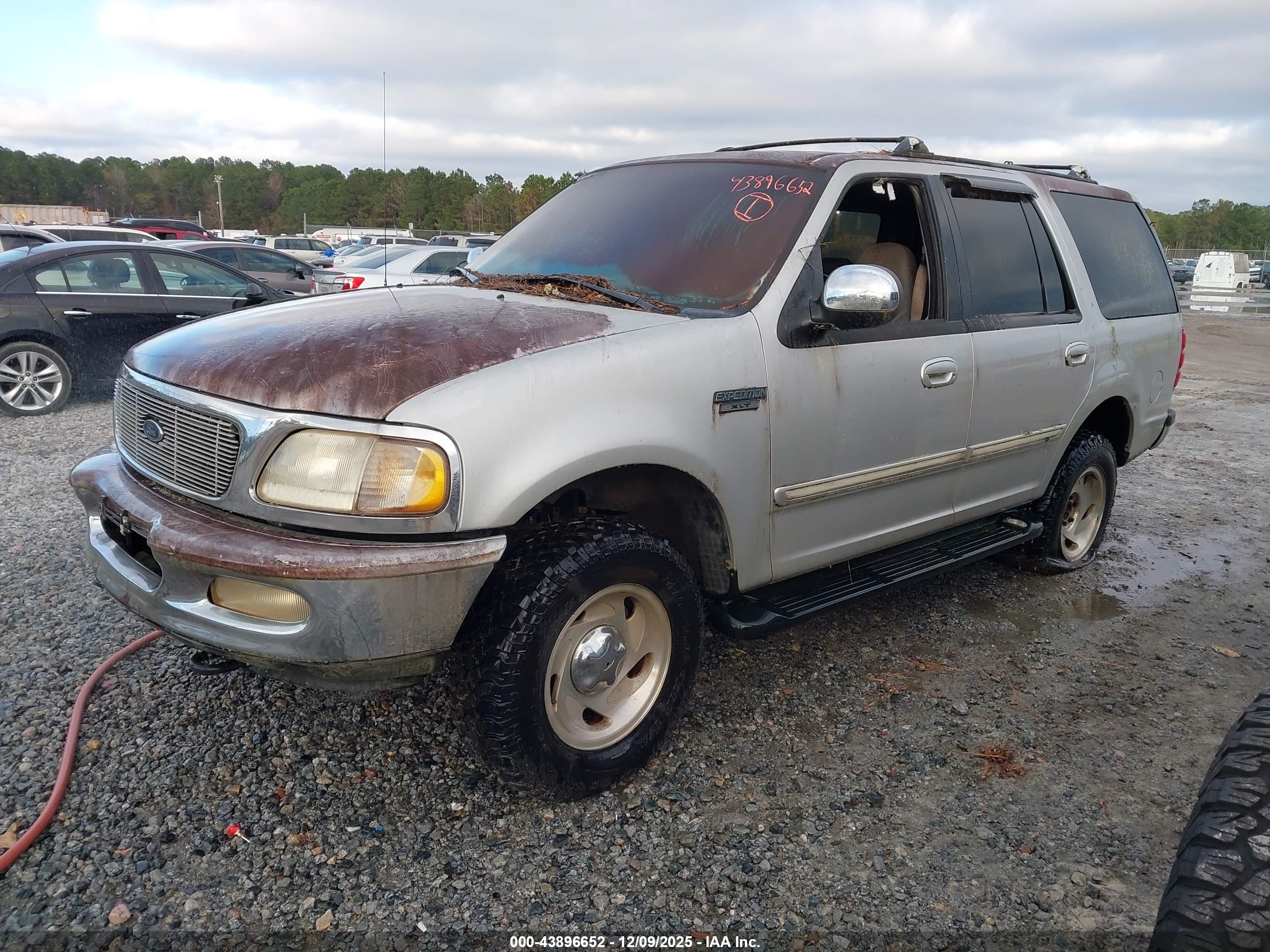 FORD EXPEDITION image 2