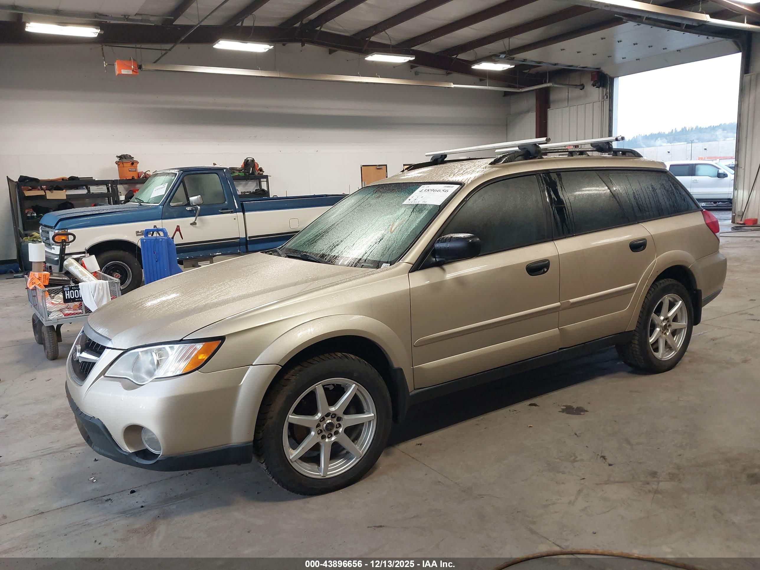 SUBARU OUTBACK image 2