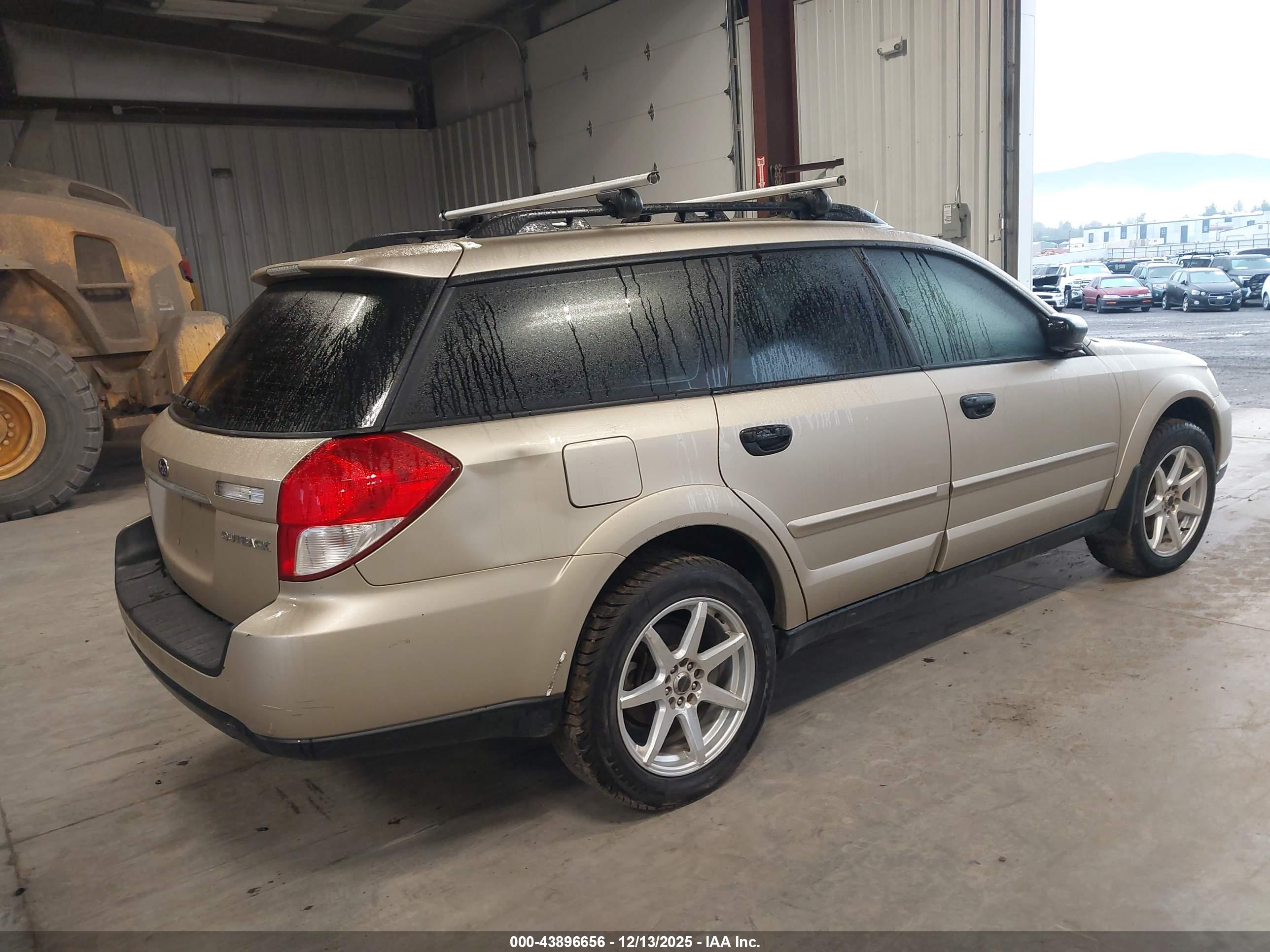 SUBARU OUTBACK image 4