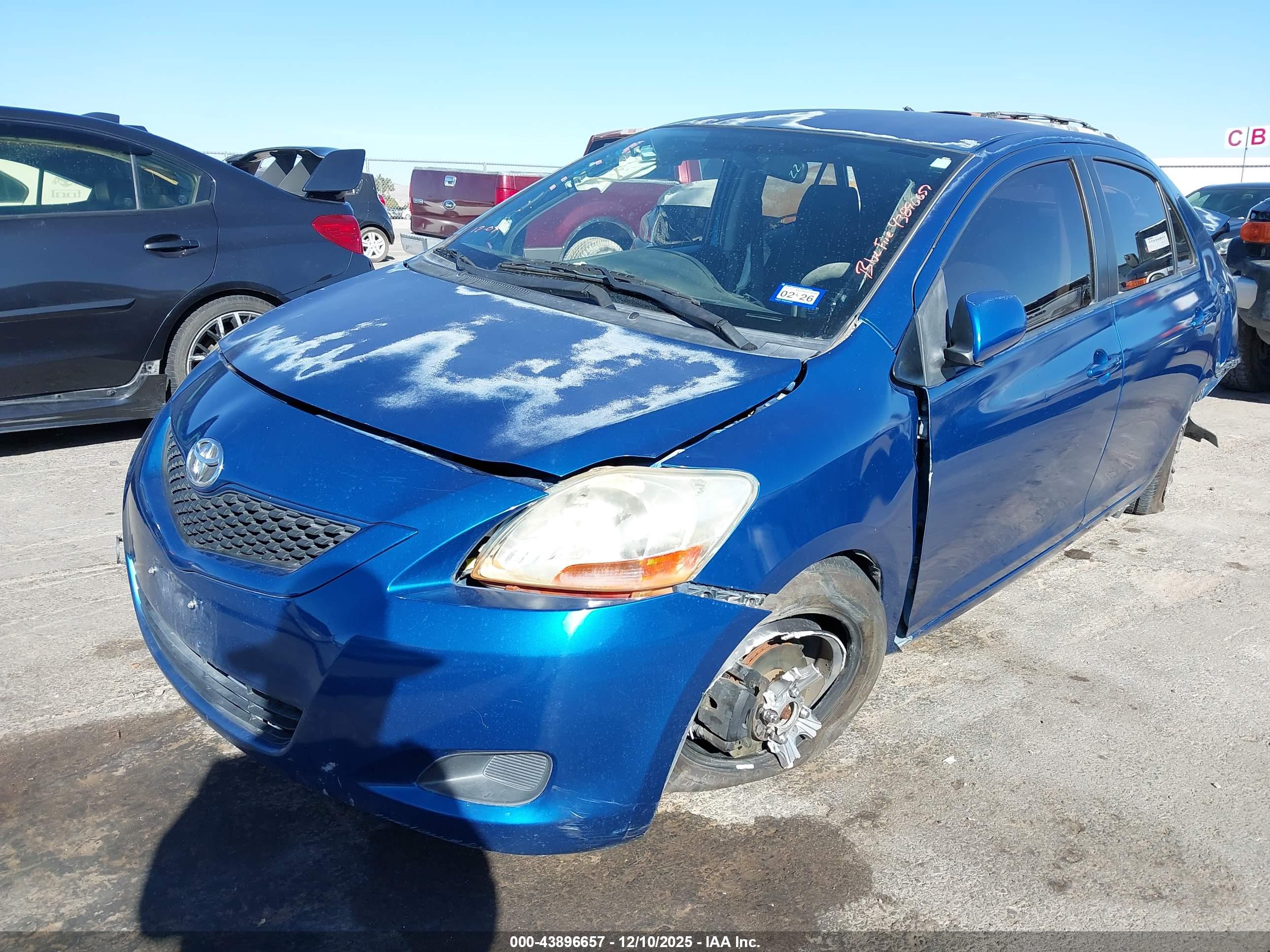 TOYOTA YARIS image 2