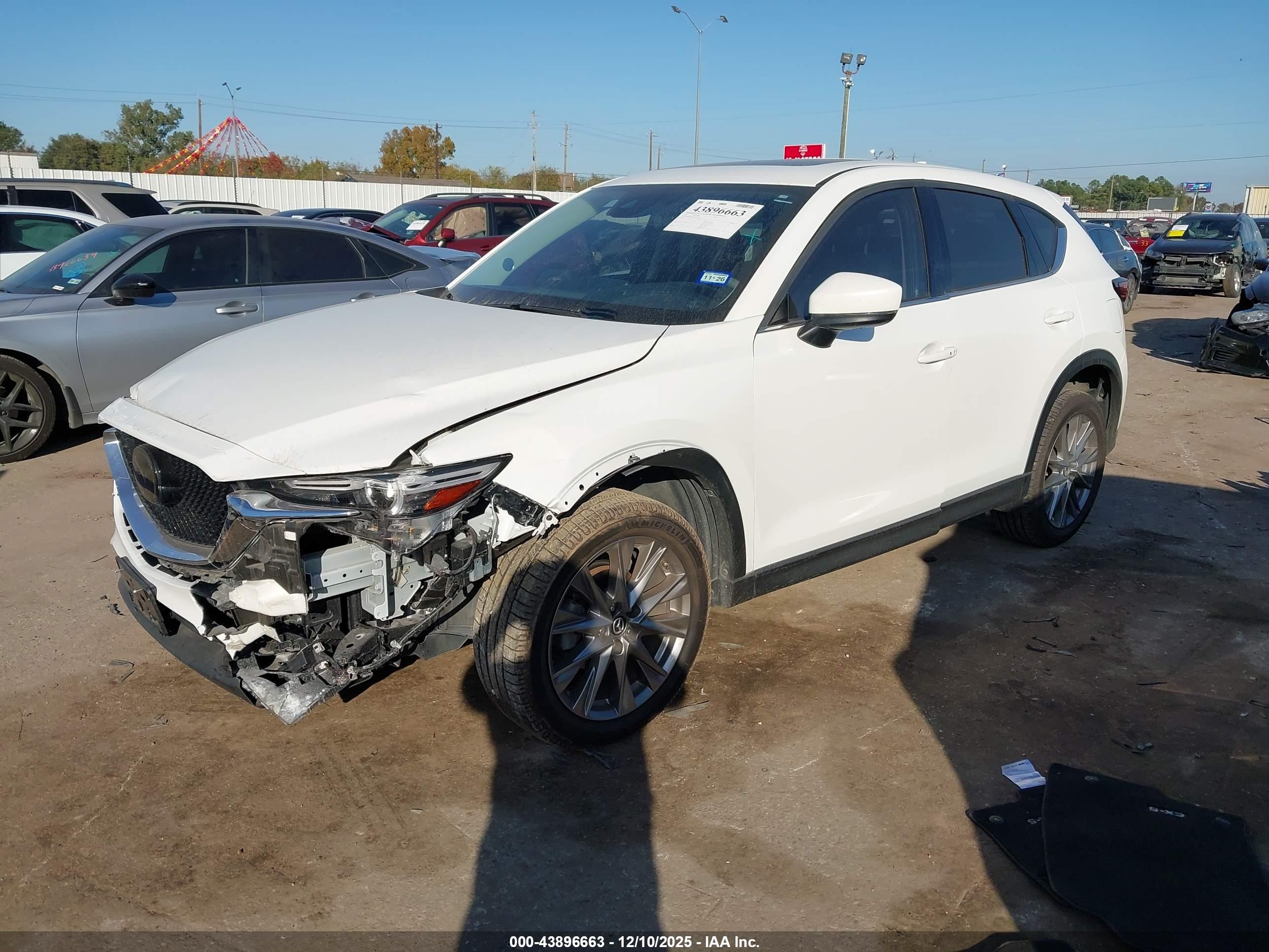 MAZDA CX-5 image 2
