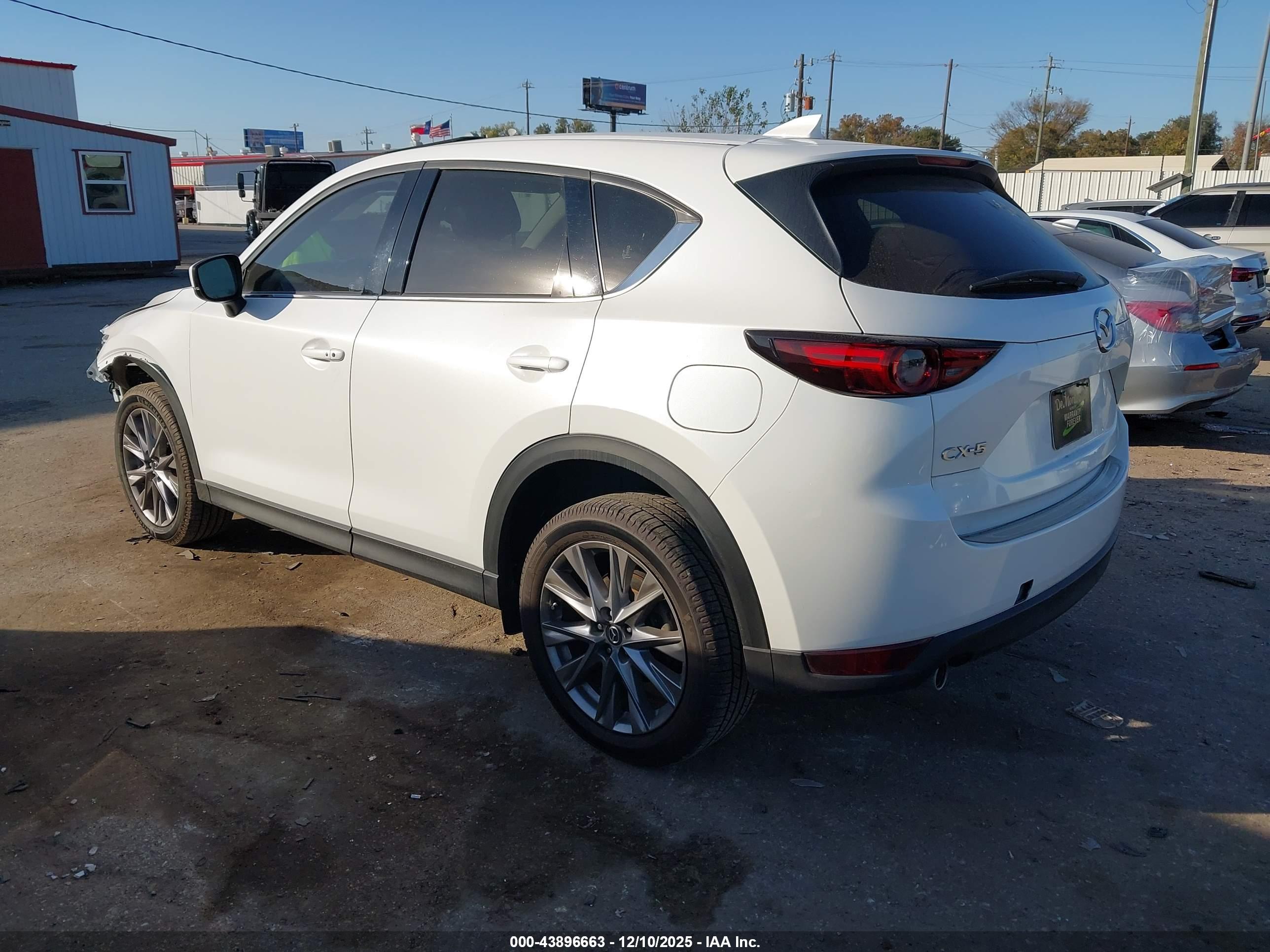 MAZDA CX-5 image 3