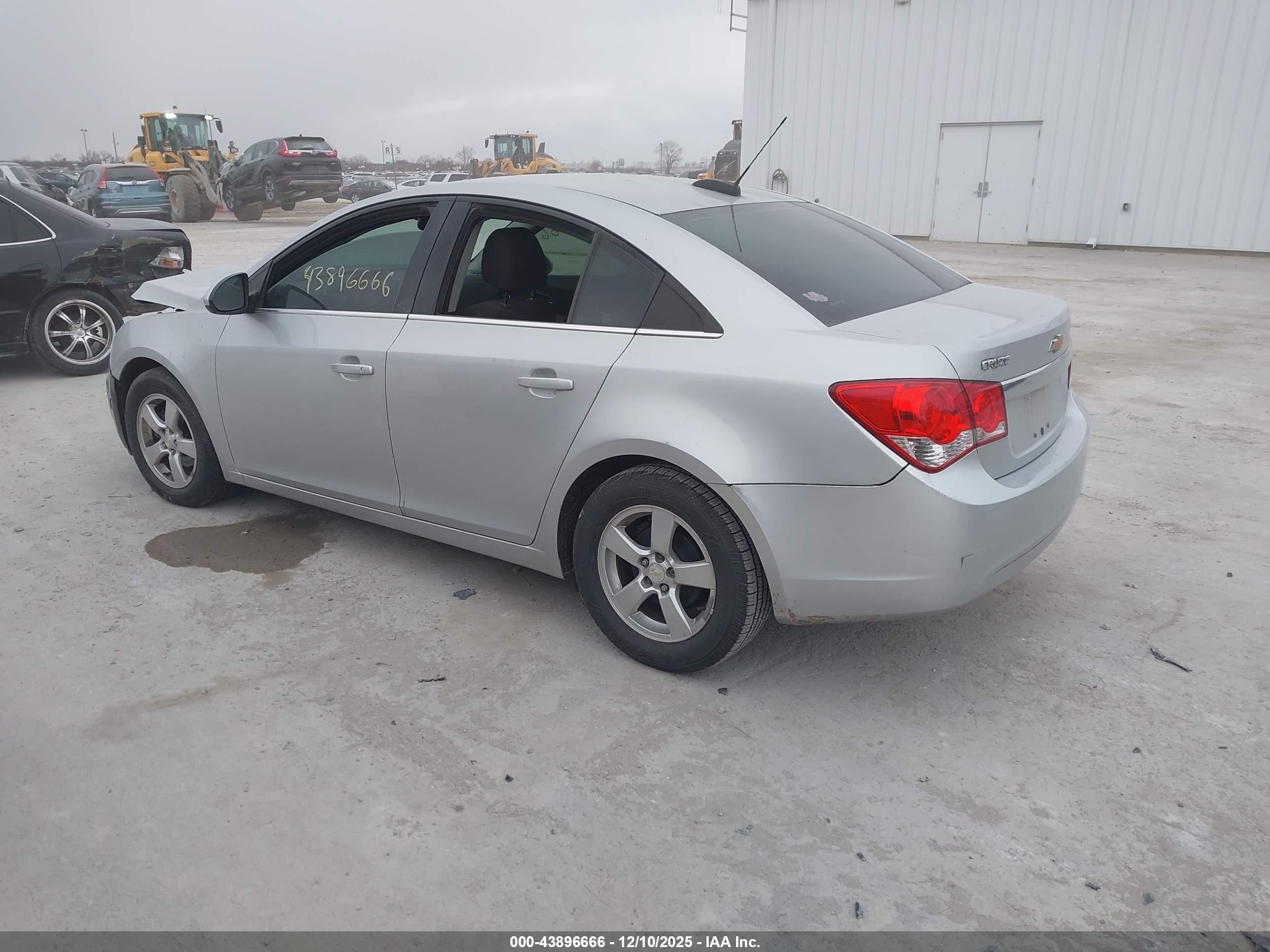 CHEVROLET CRUZE image 3