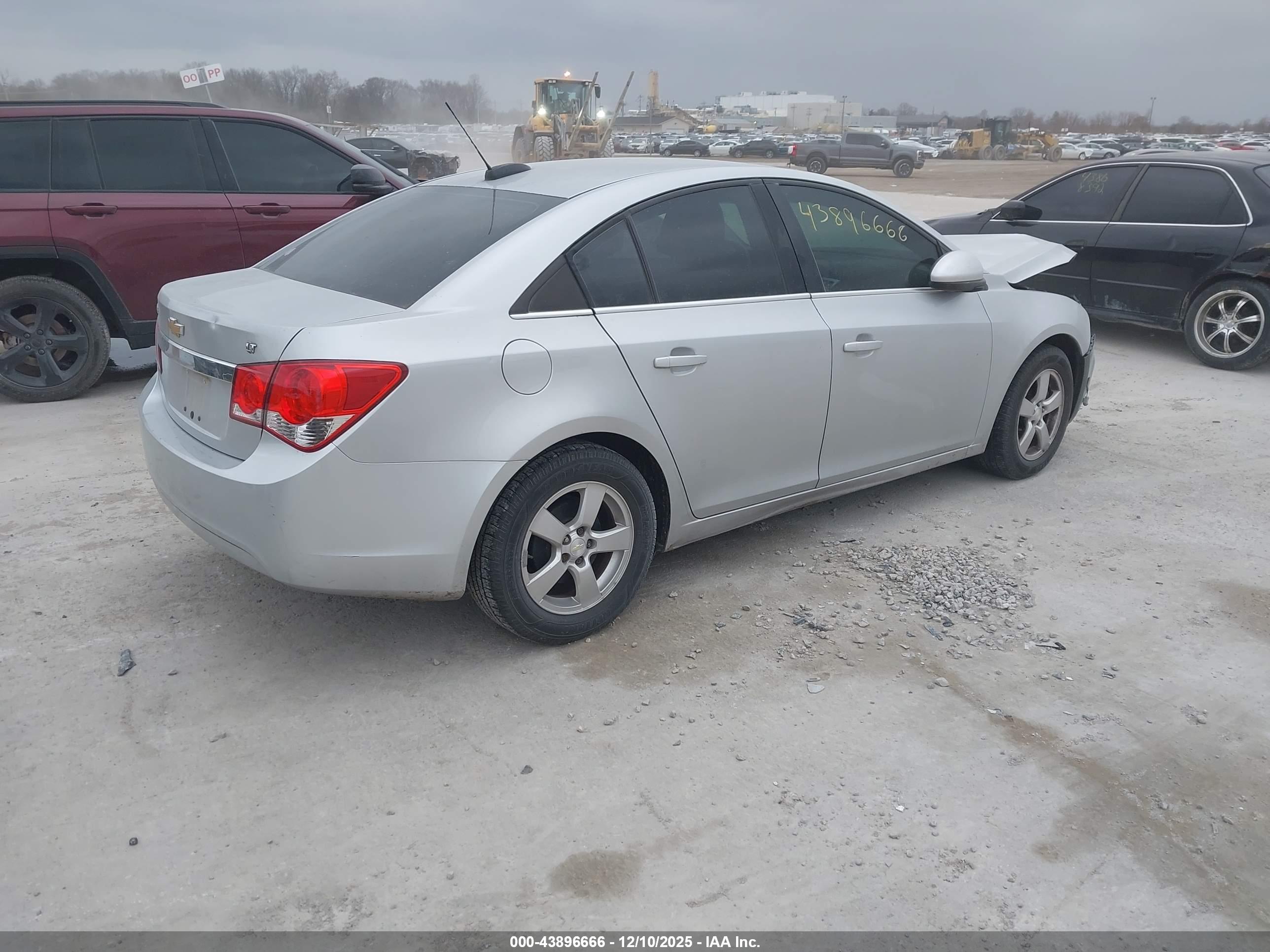 CHEVROLET CRUZE image 4