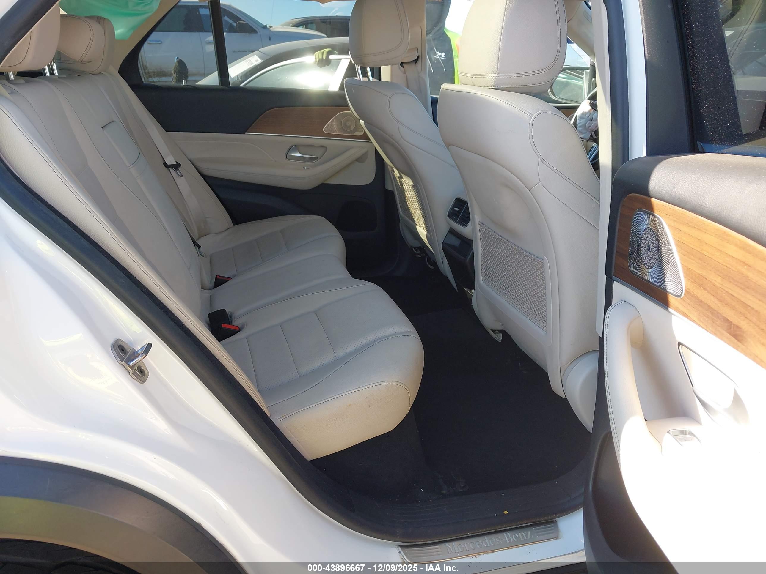 MERCEDES-BENZ GLE image 8