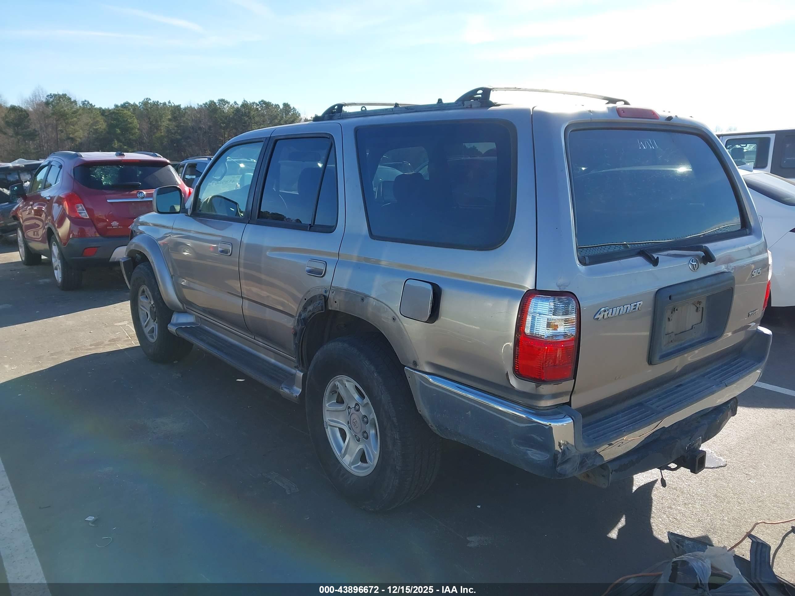 TOYOTA 4RUNNER image 3