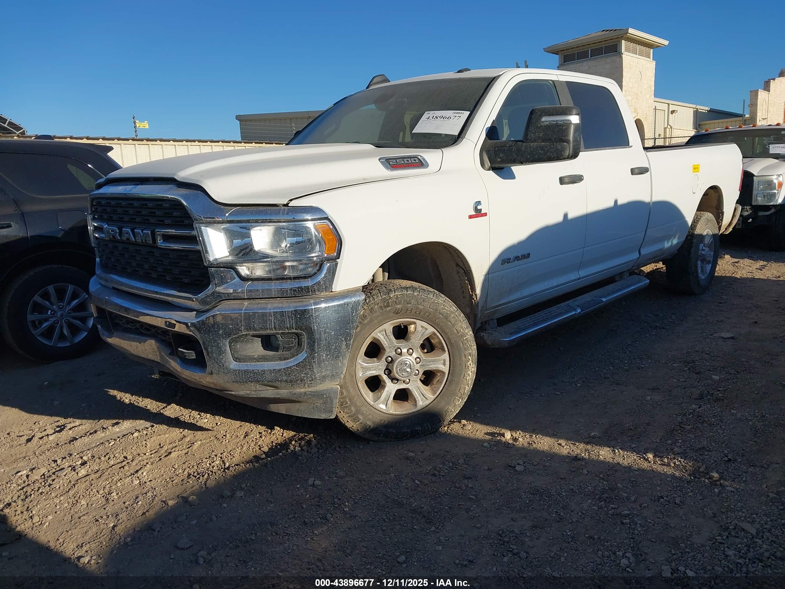 RAM 2500 image 2