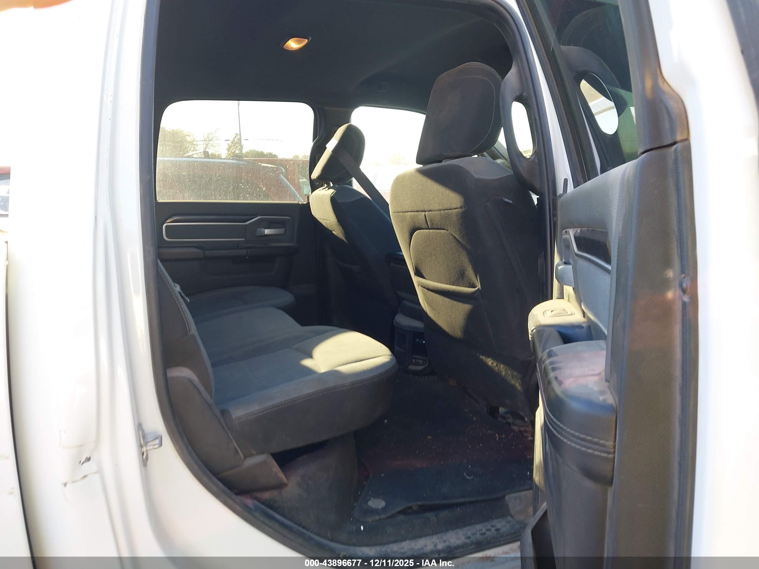 RAM 2500 image 8