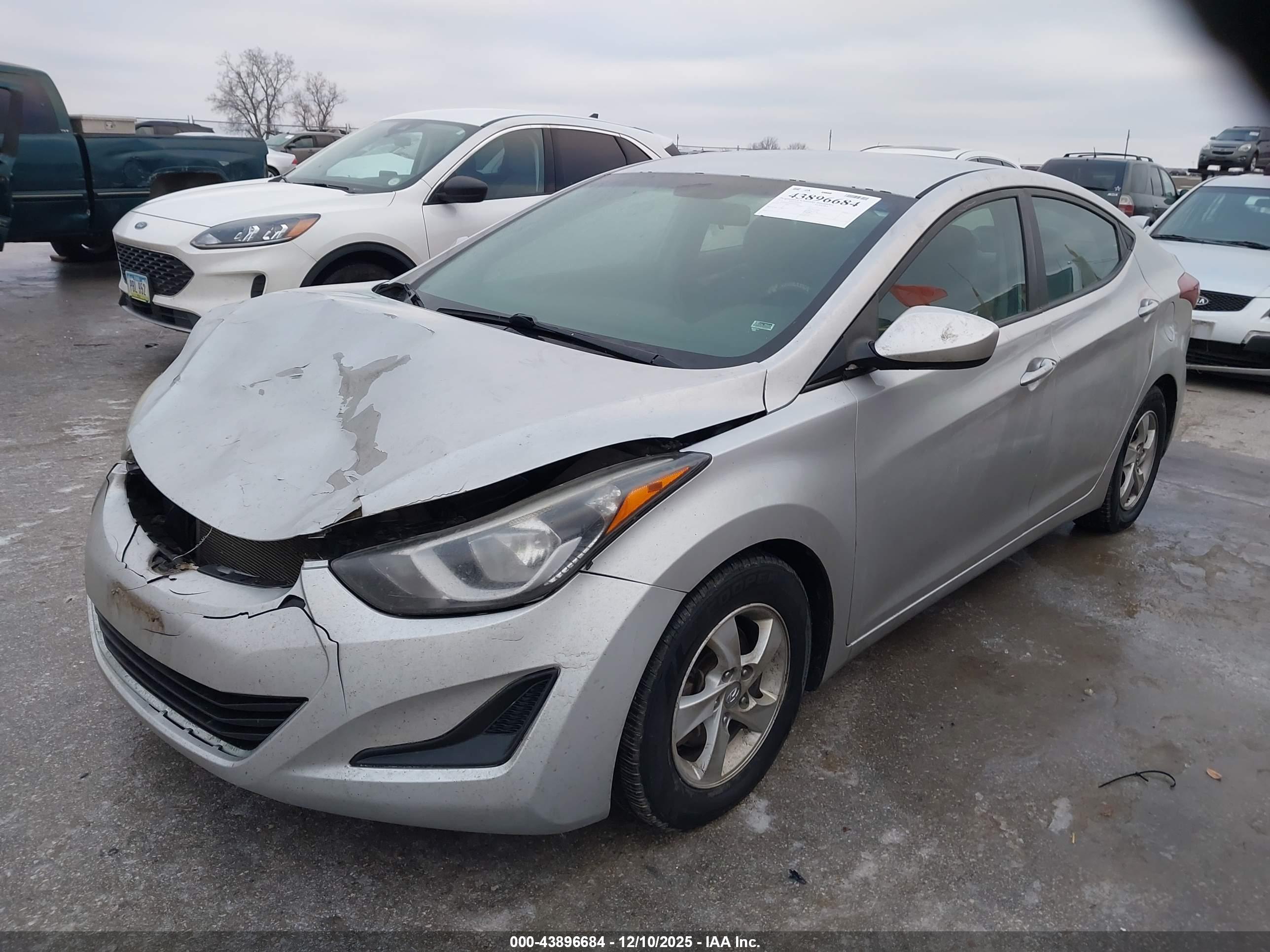 HYUNDAI ELANTRA image 2