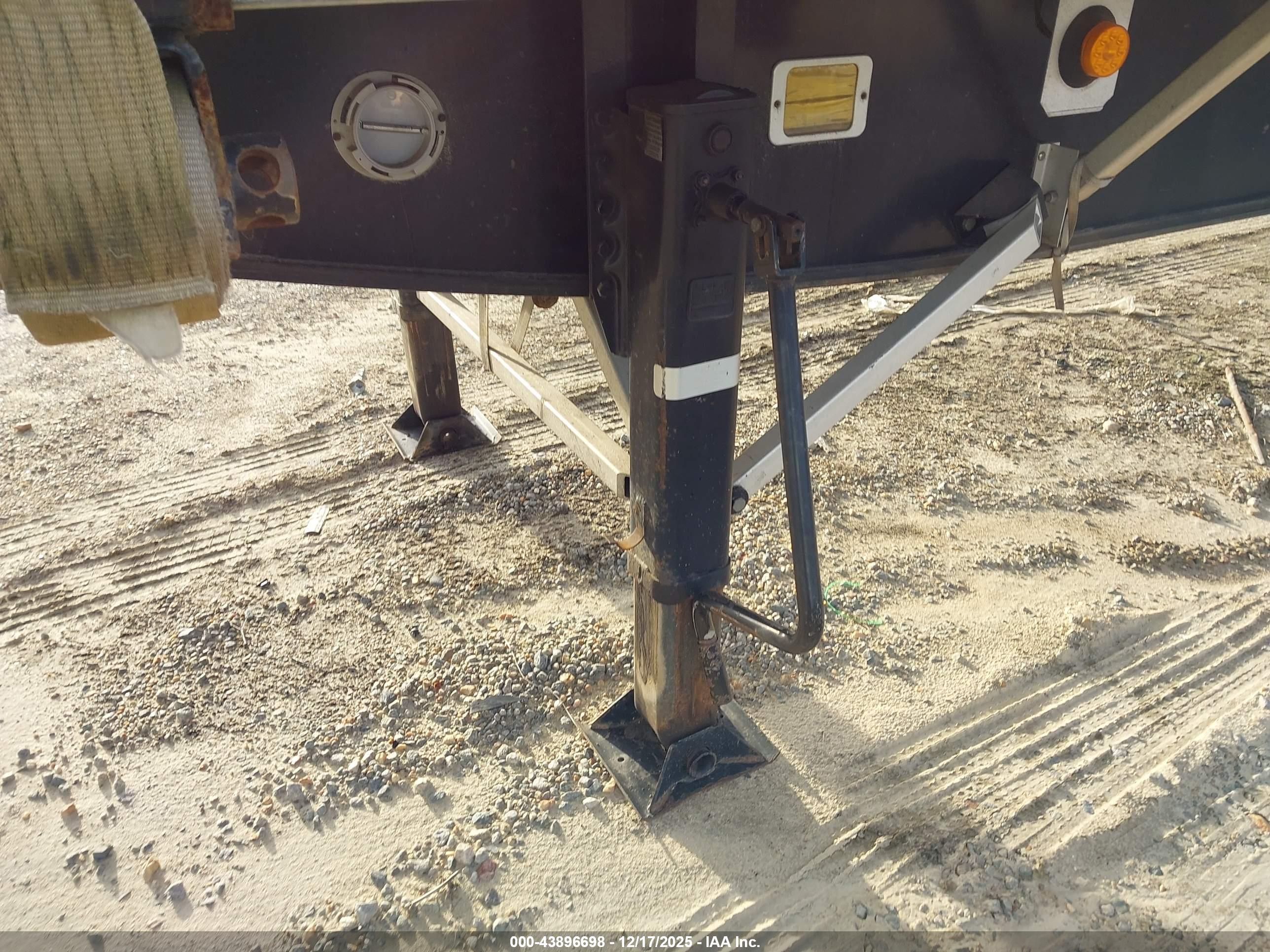 UTILITY TRAILER image 10