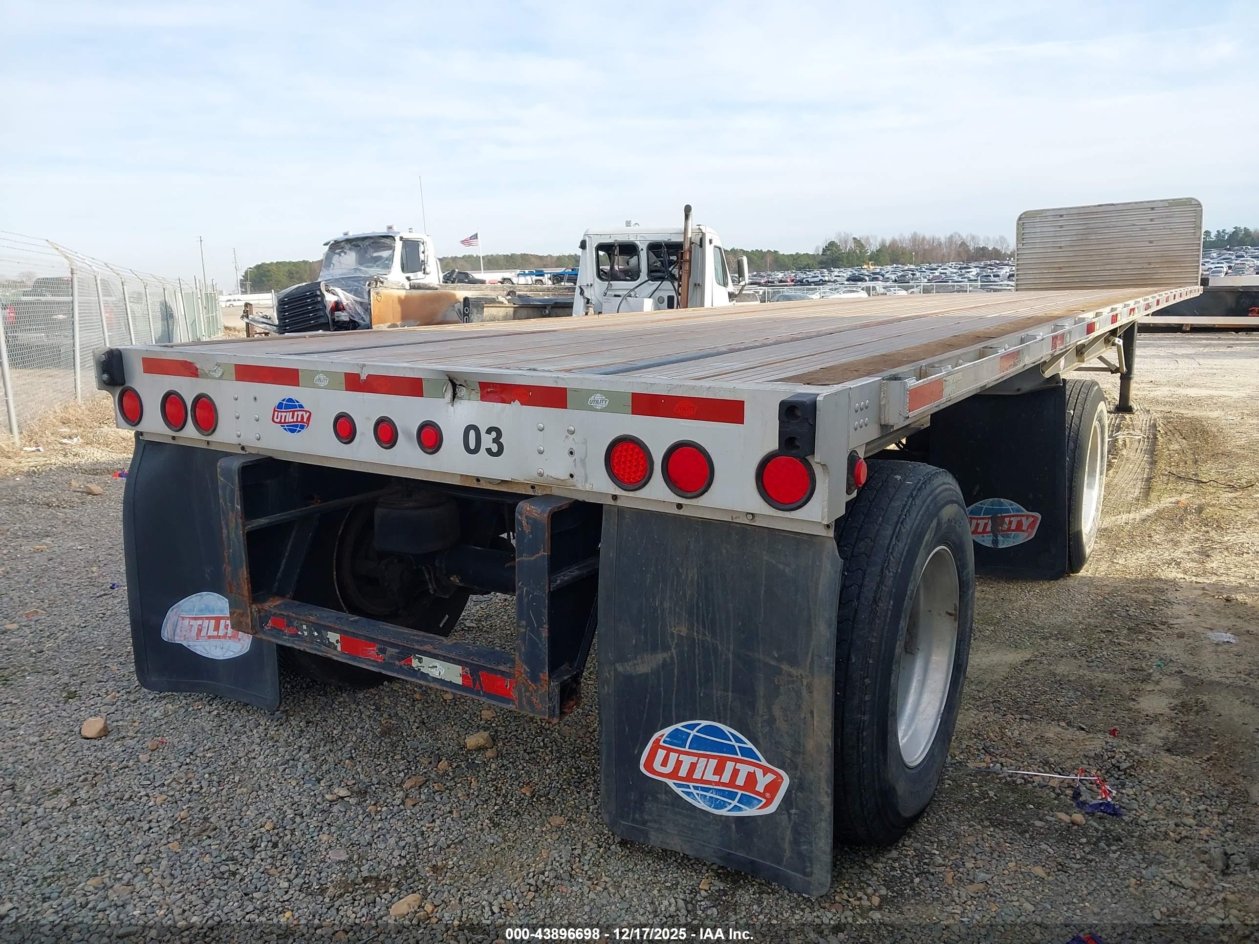 UTILITY TRAILER image 4