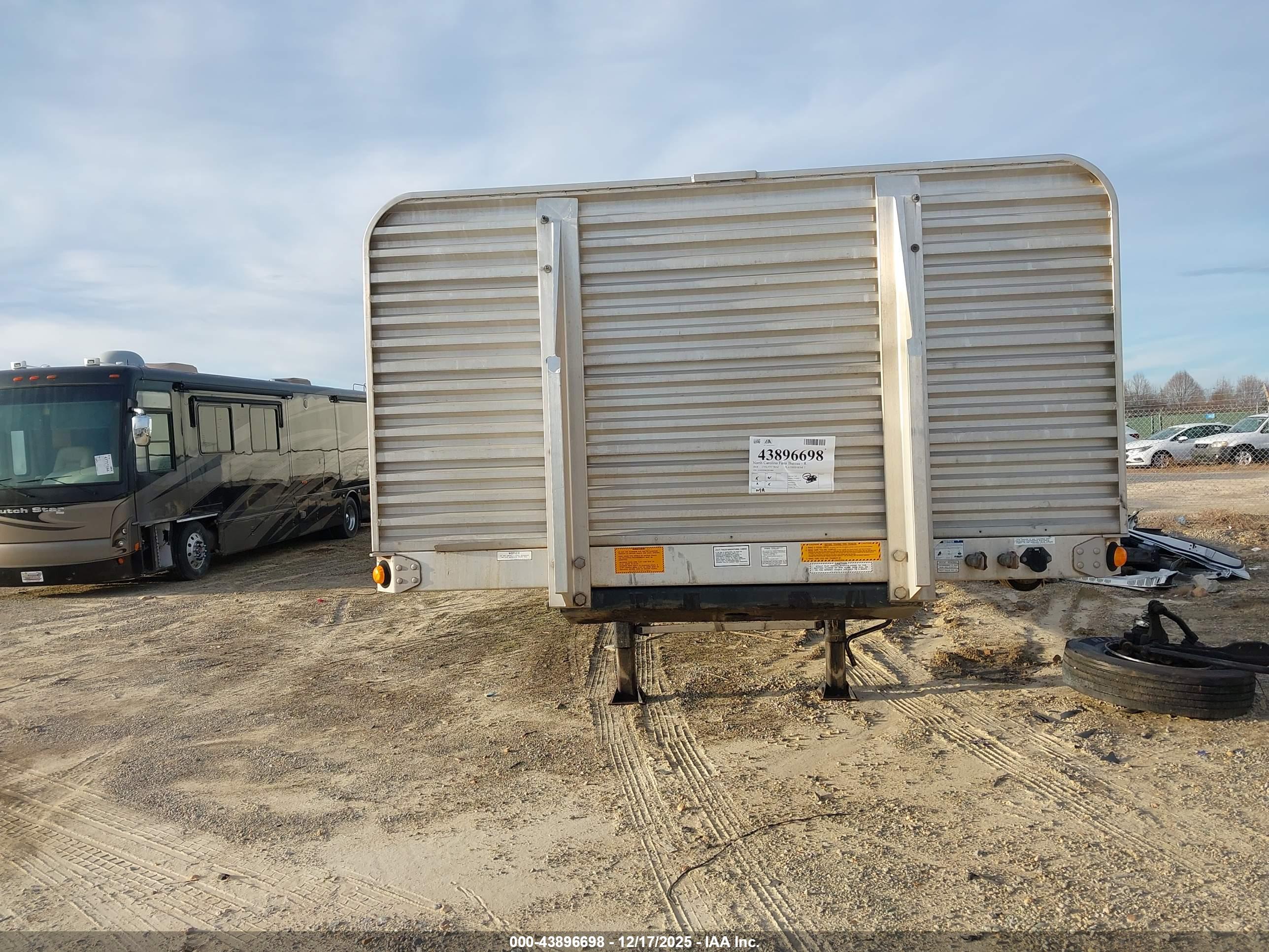 UTILITY TRAILER image 6