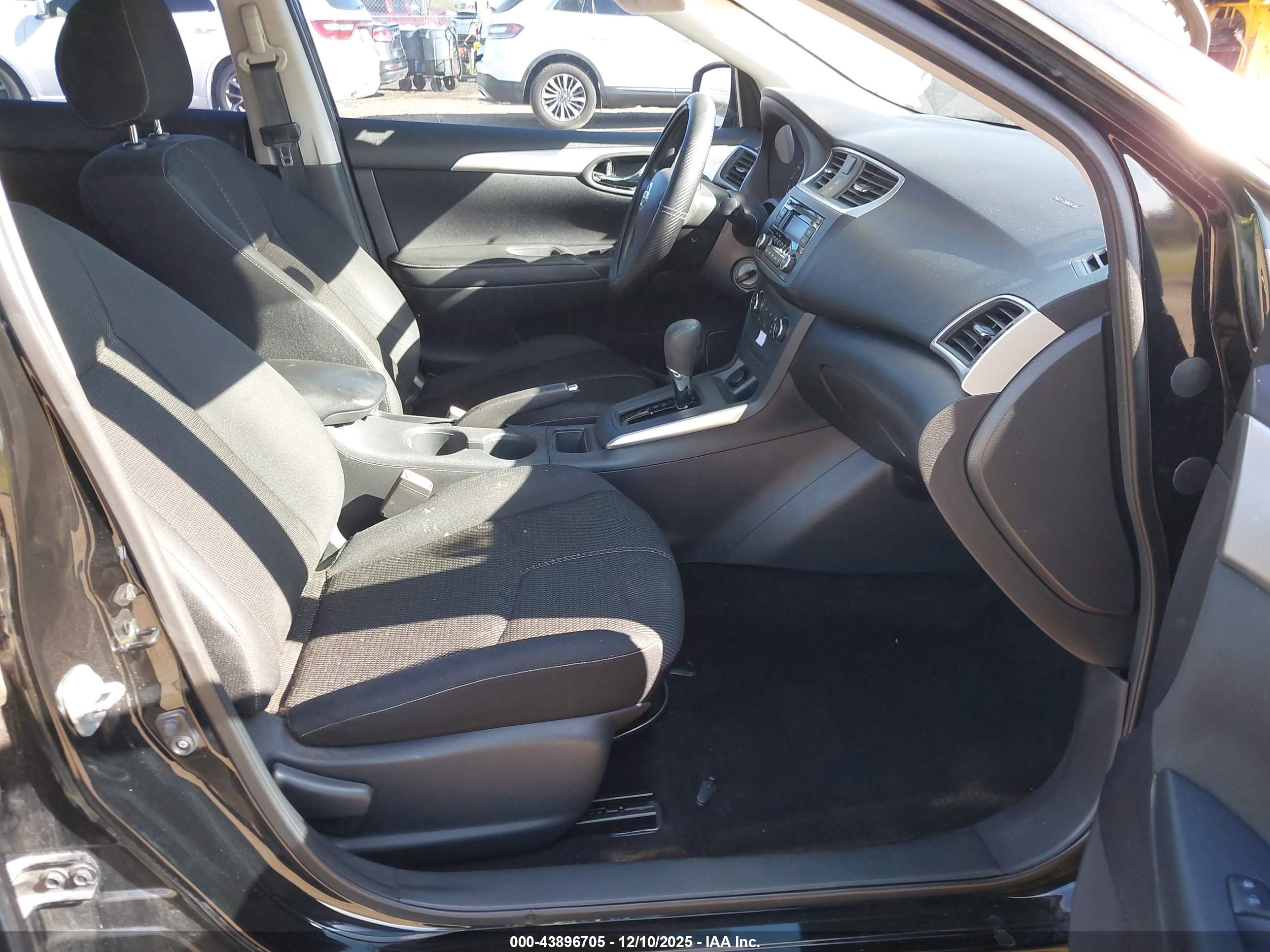 NISSAN SENTRA image 5