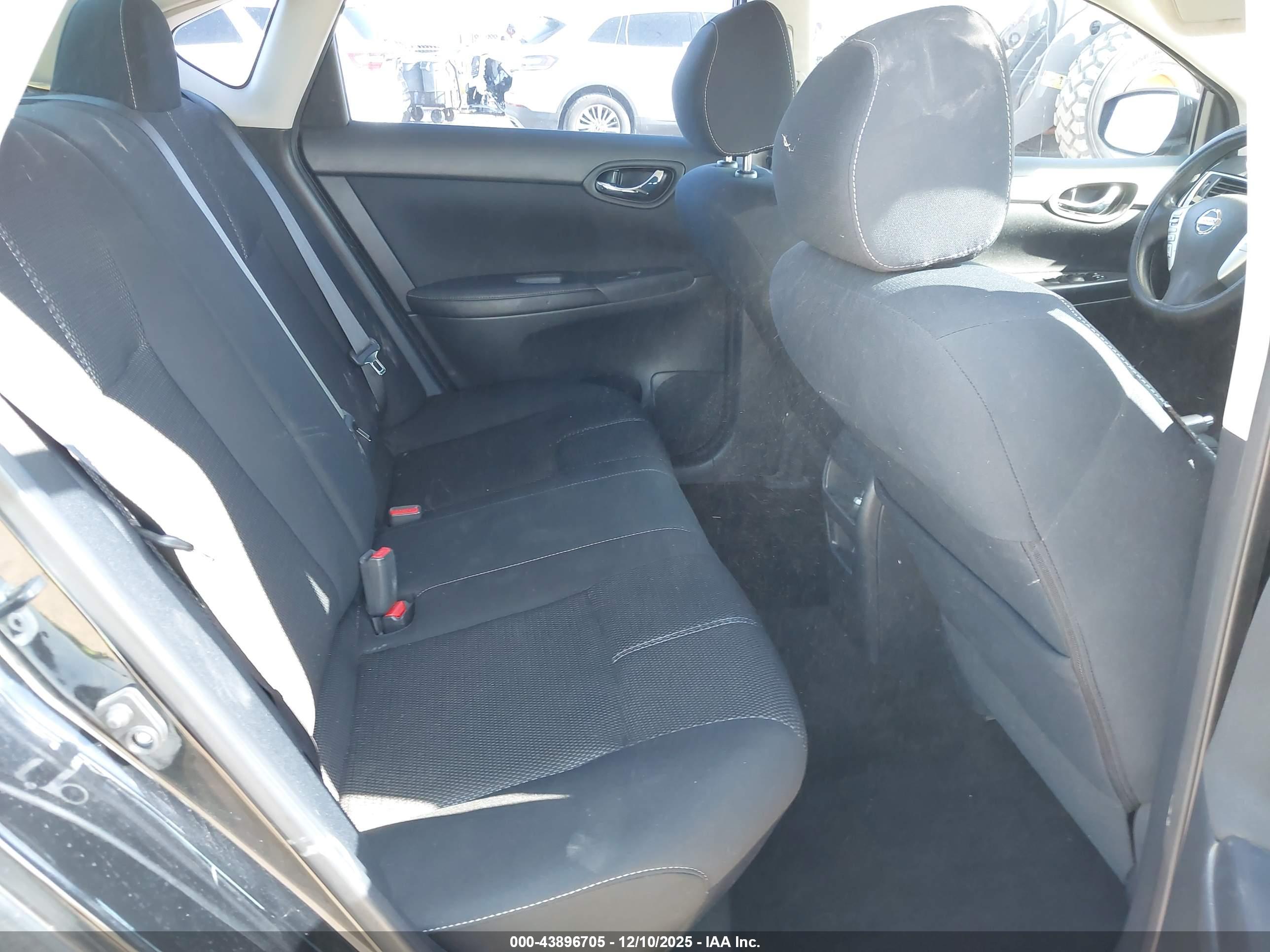 NISSAN SENTRA image 8
