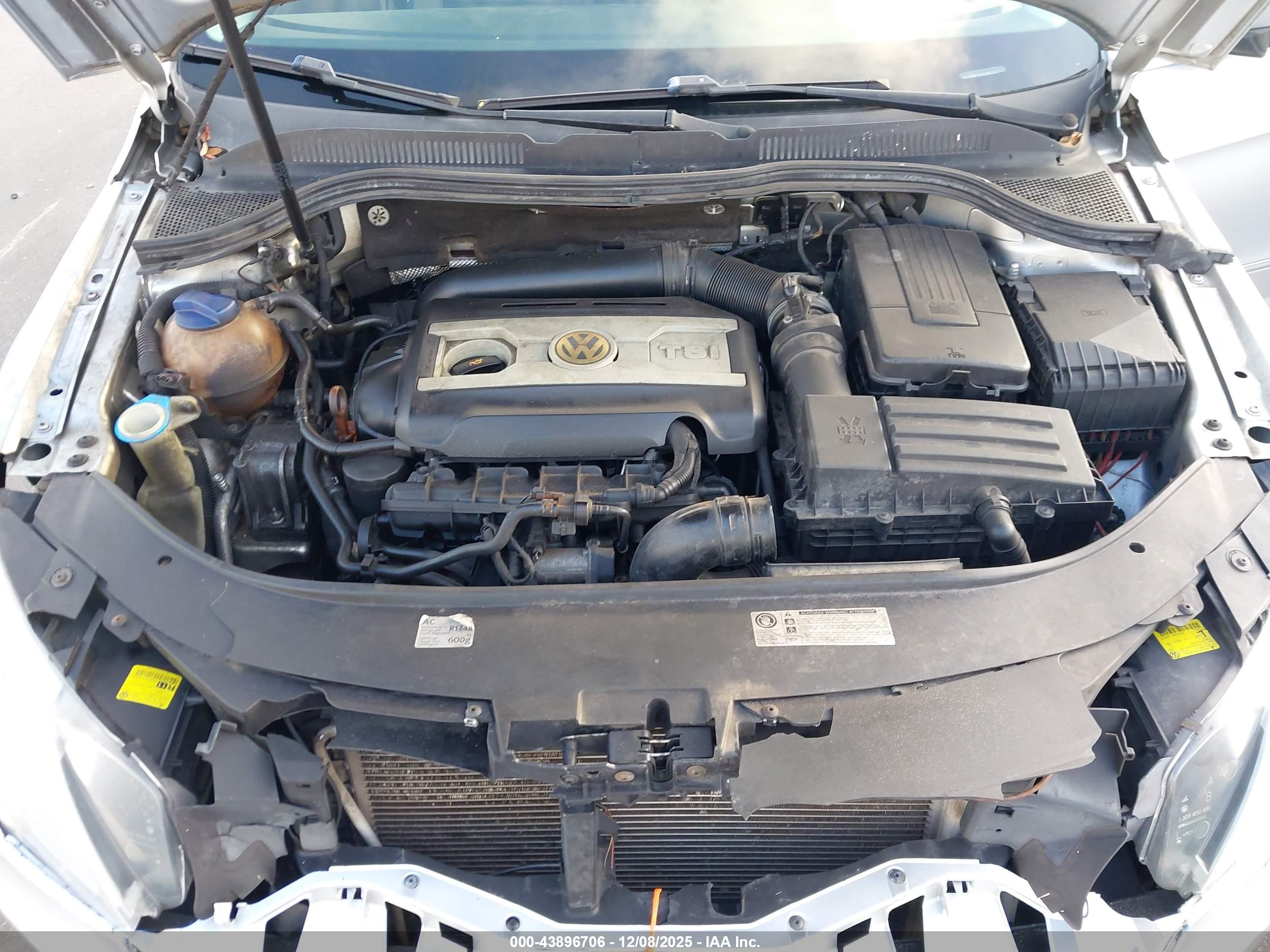 VOLKSWAGEN CC image 10