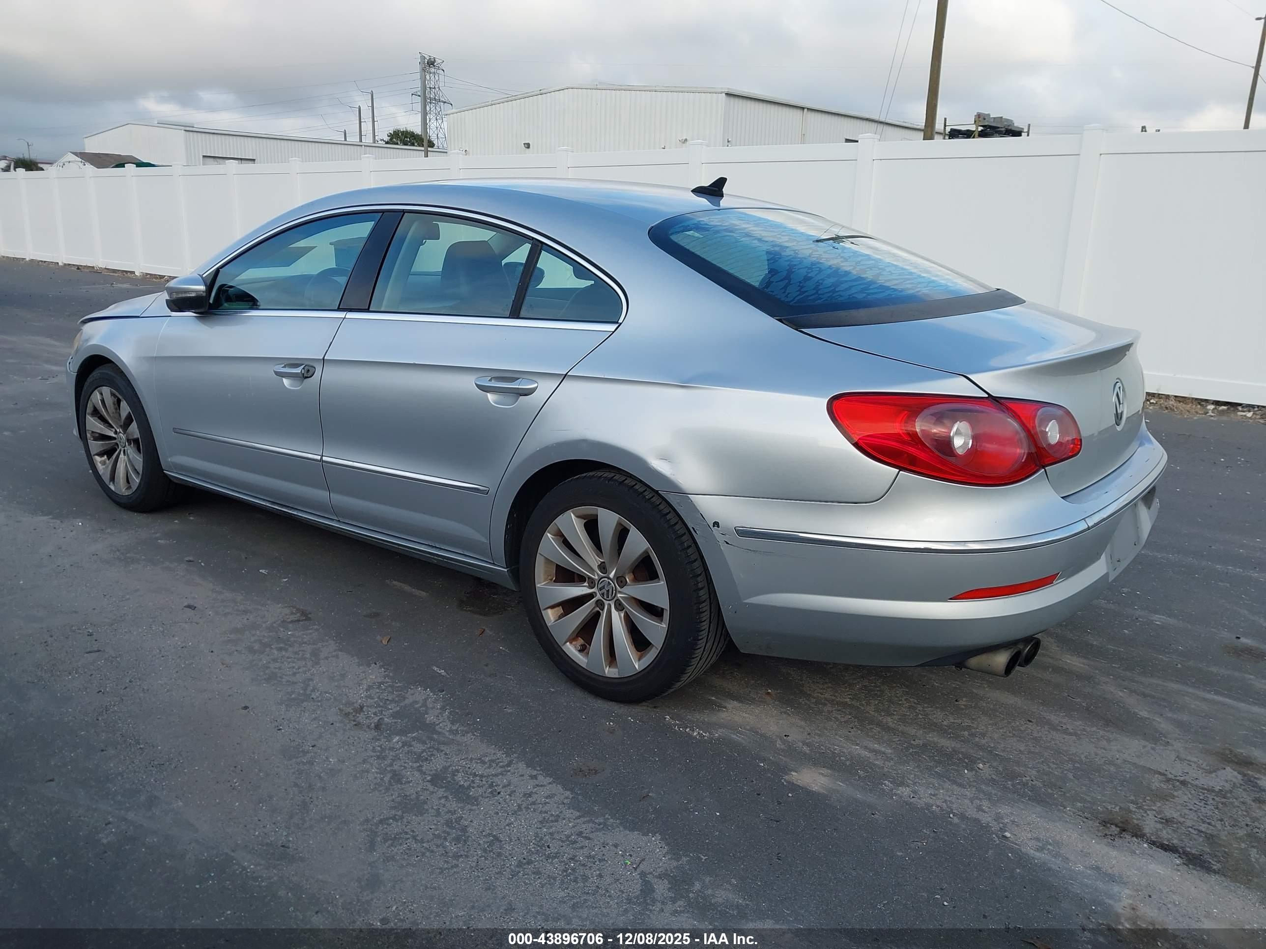 VOLKSWAGEN CC image 3