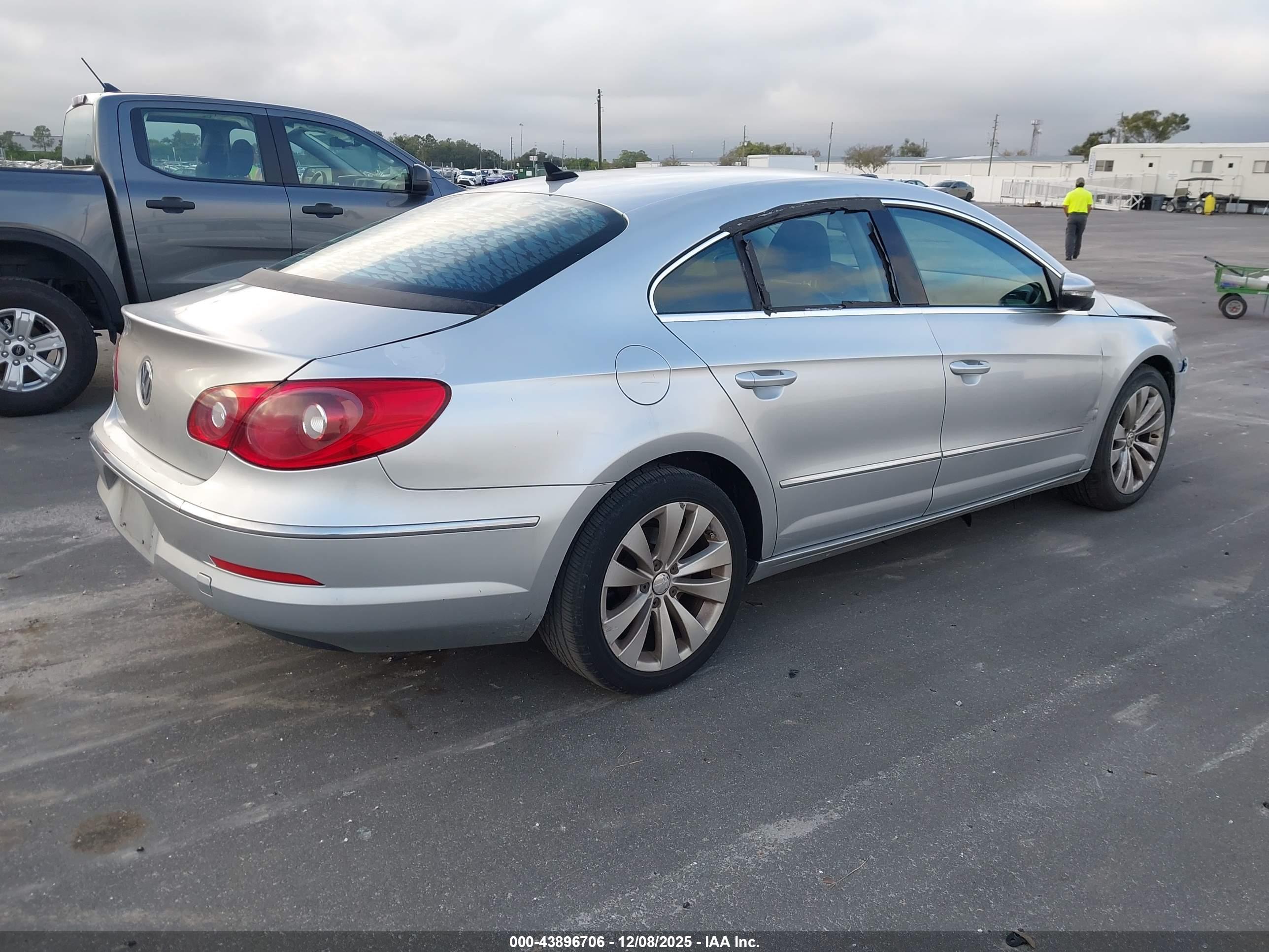 VOLKSWAGEN CC image 4