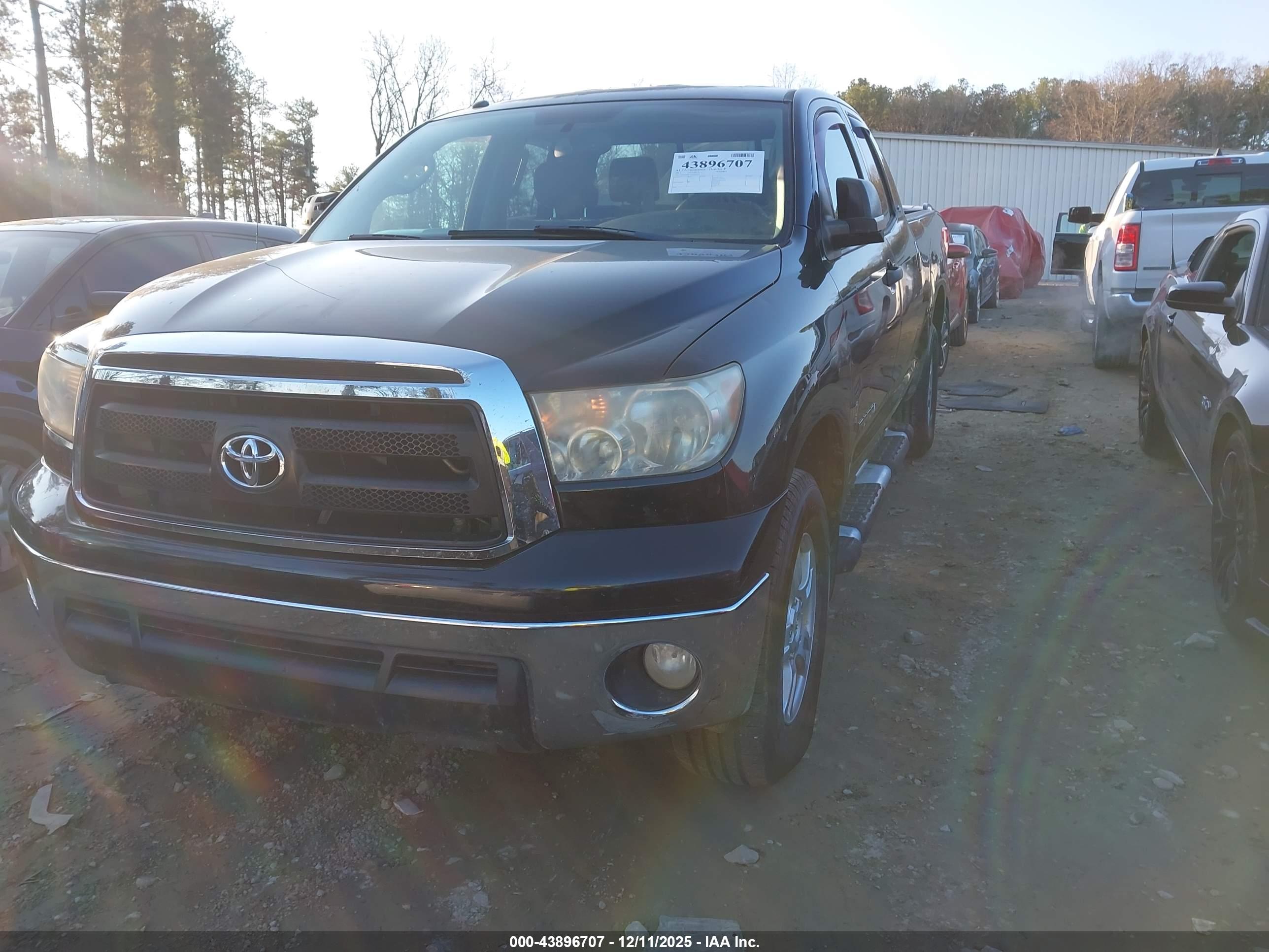 TOYOTA TUNDRA image 2