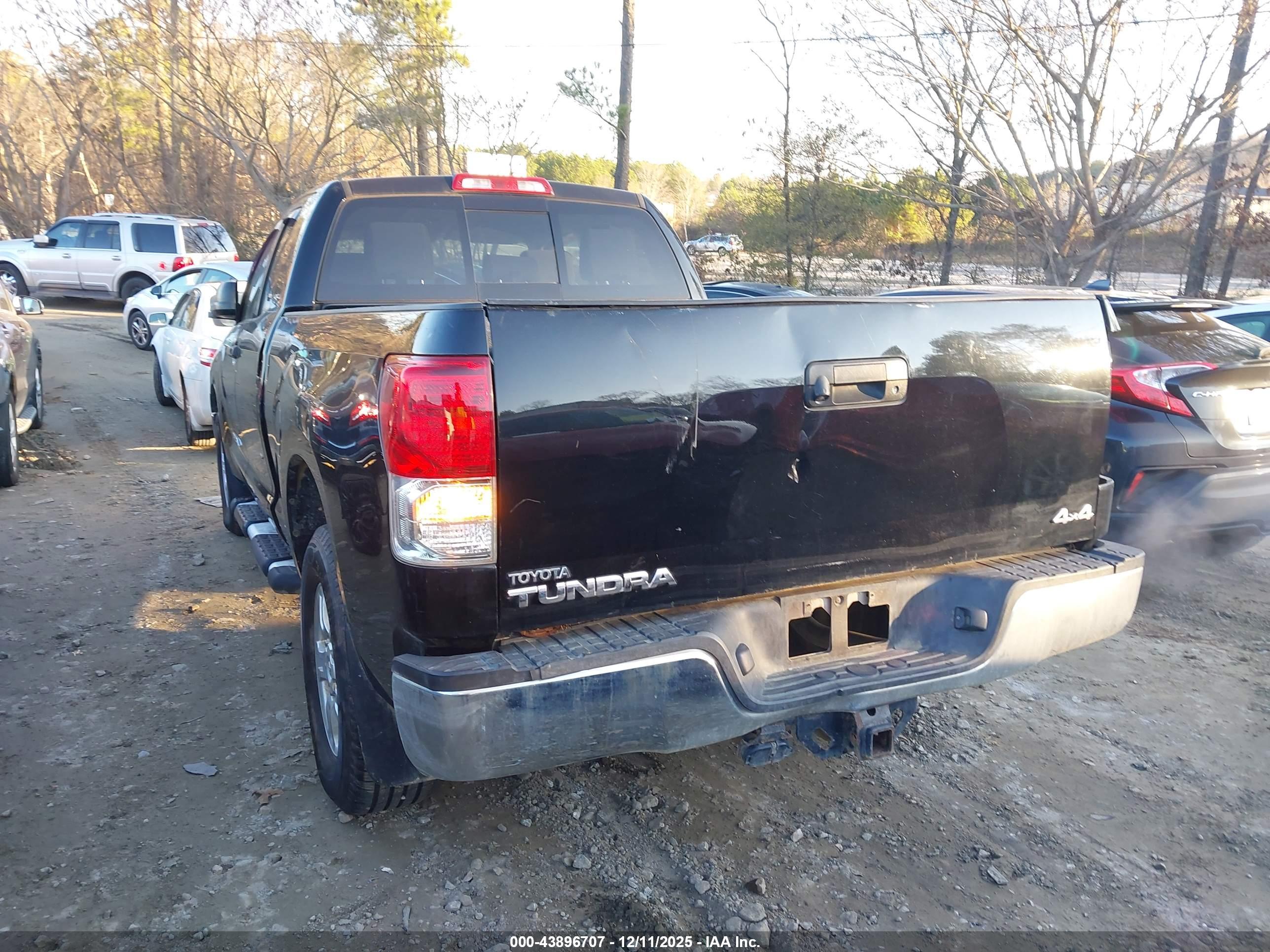 TOYOTA TUNDRA image 3